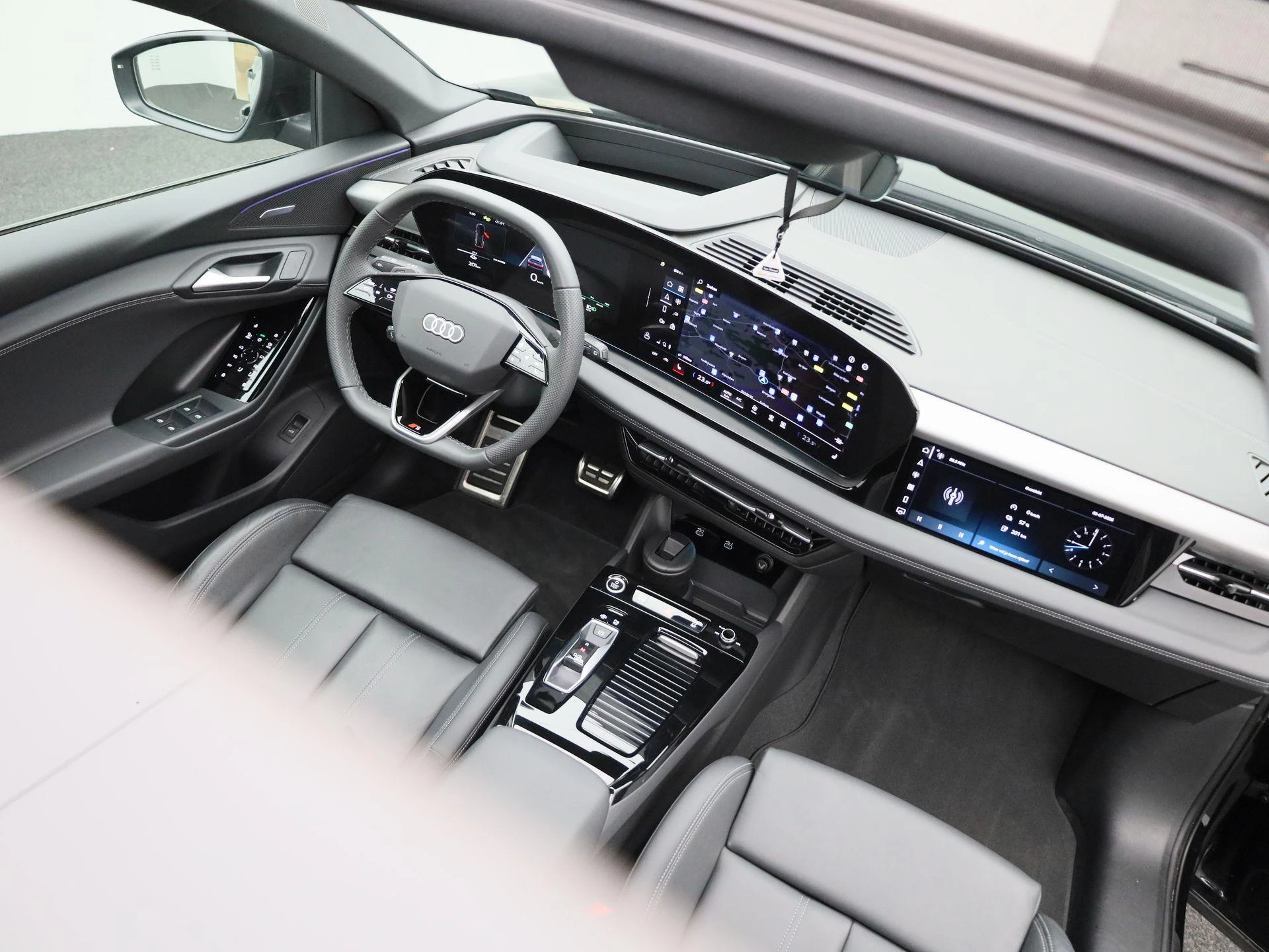 Audi-Q6 e-tron-image-48