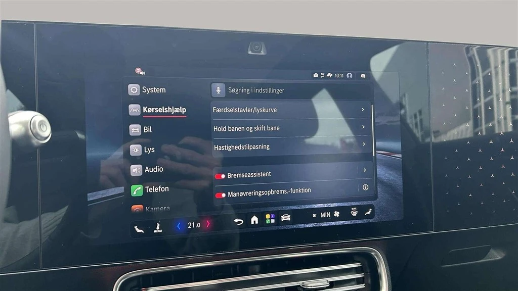 Mercedes-Benz-CLA-image-19