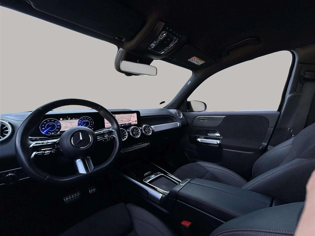 Mercedes-Benz-EQB-image-11