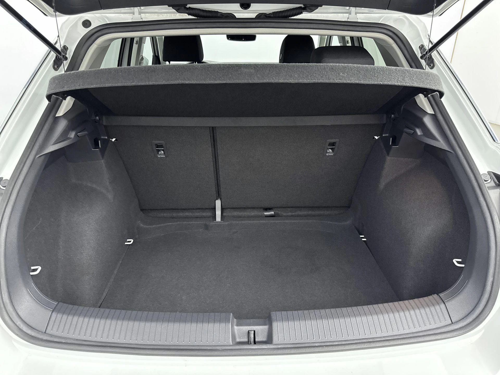Volkswagen-T-Roc-image-22