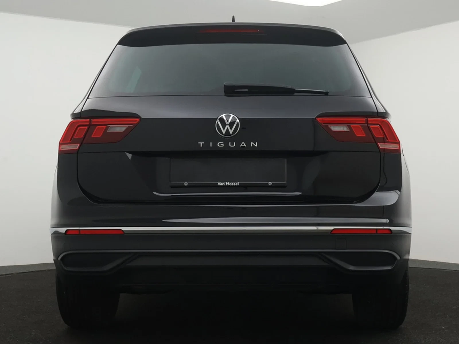 Volkswagen-Tiguan-image-3