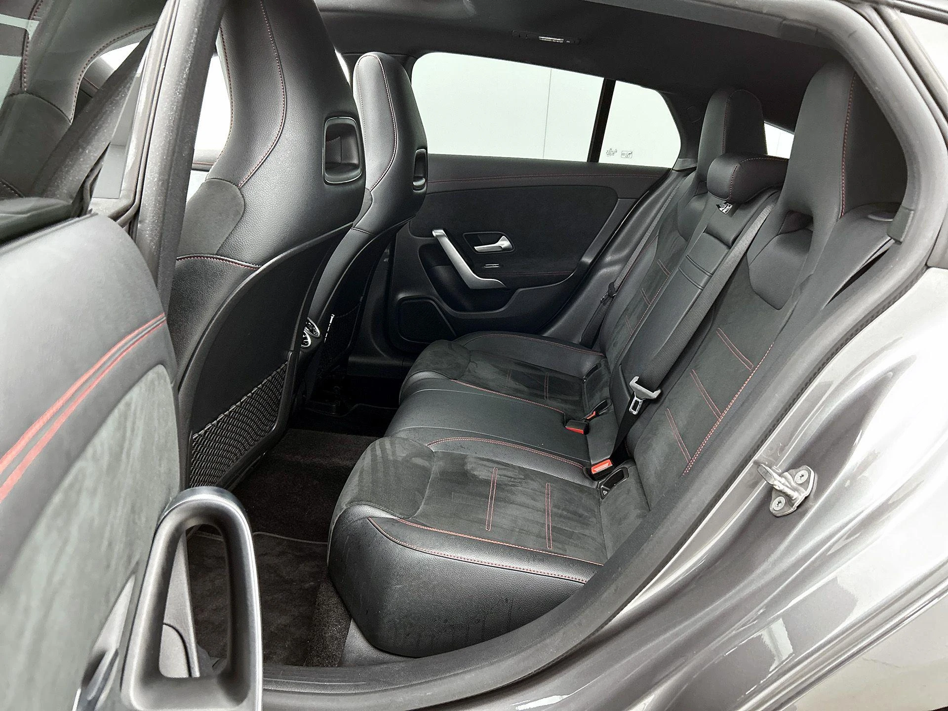 Mercedes-Benz-CLA-image-26
