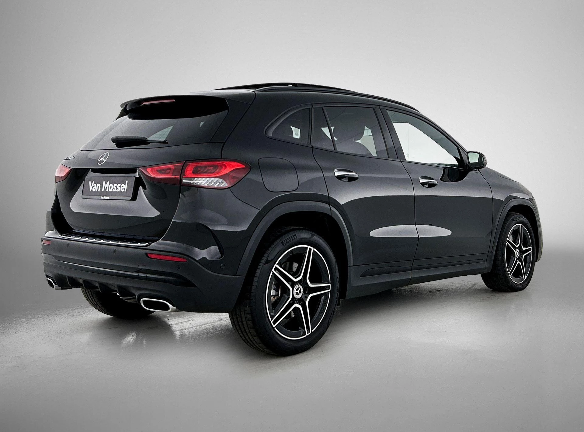 Mercedes-Benz-GLA-image-3