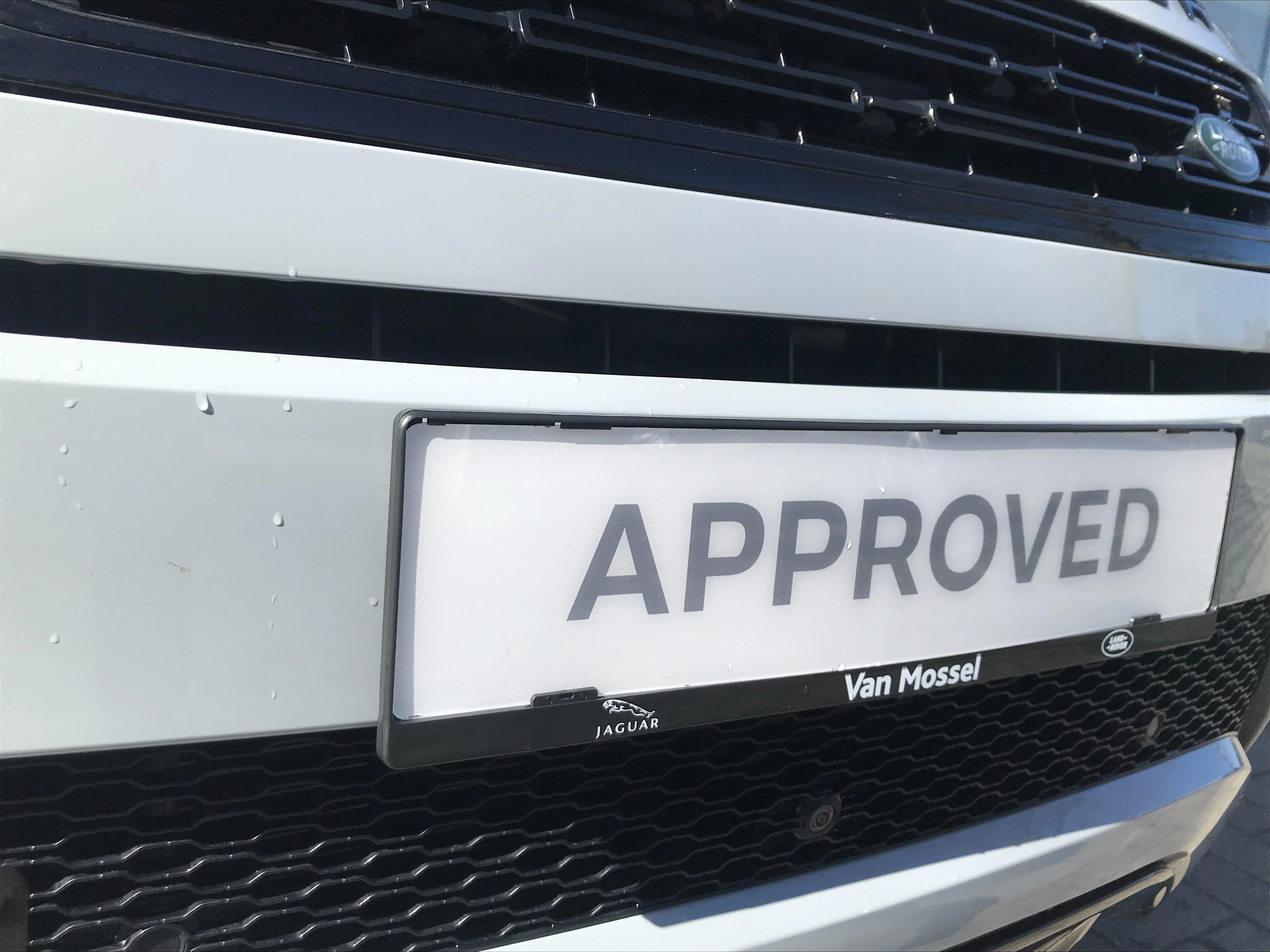 Land Rover-Range Rover Evoque-image-12