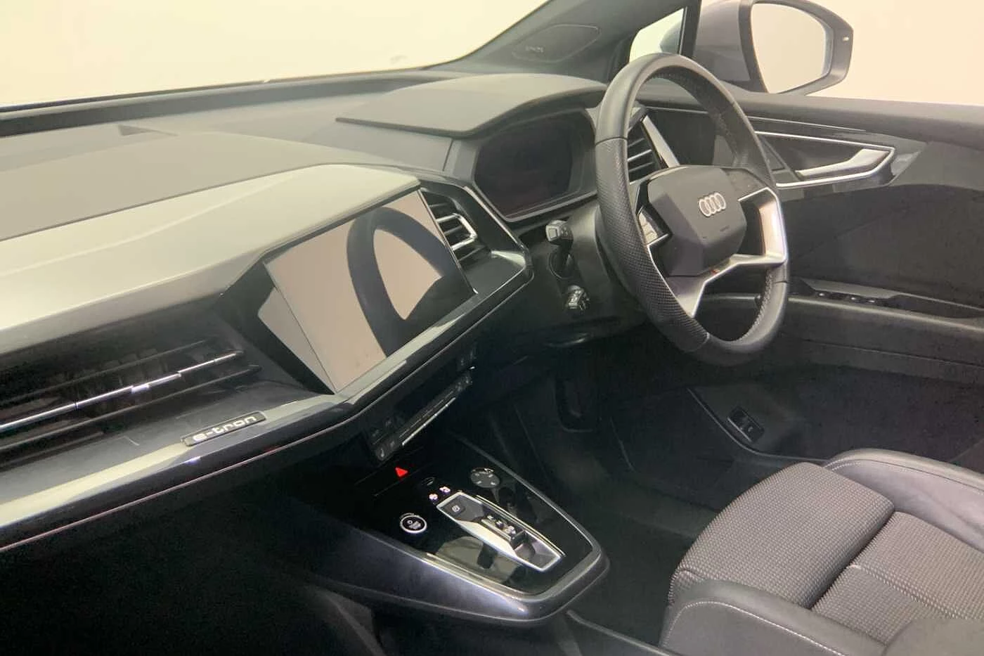 Audi-Q4 e-tron-image-11