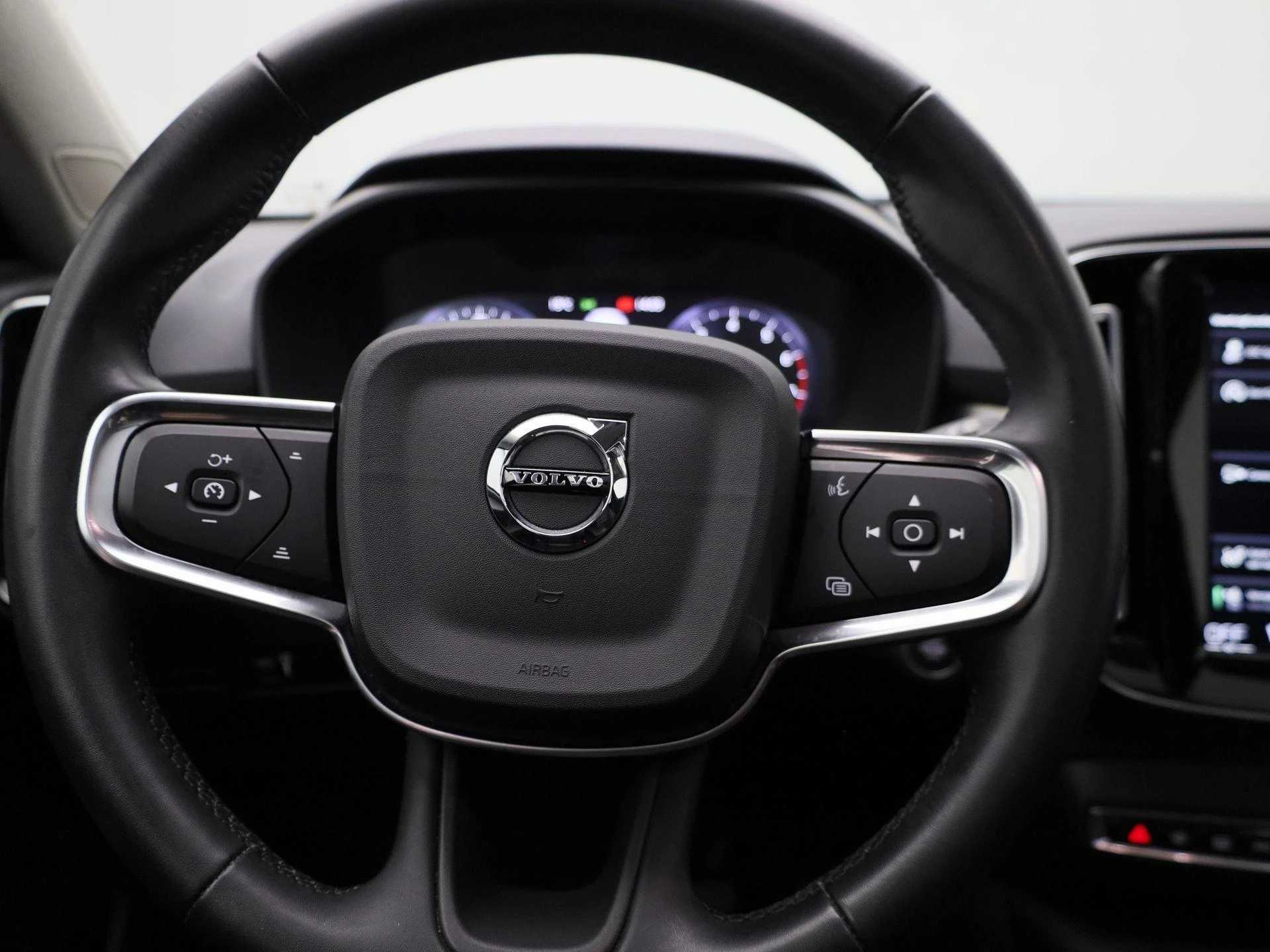 Volvo-XC40-image-6