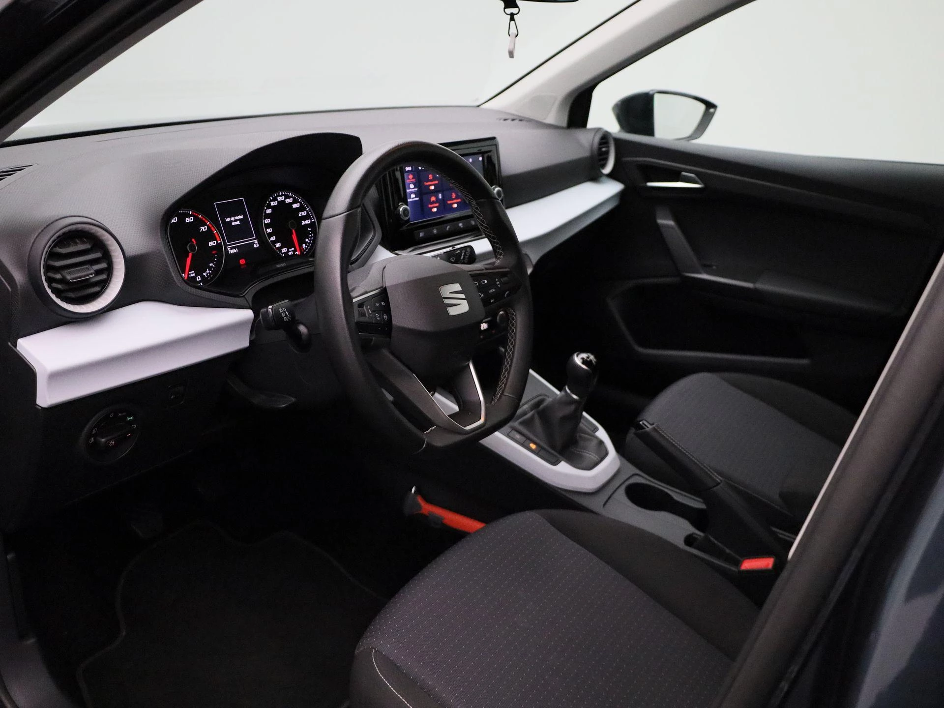 SEAT-Arona-image-24
