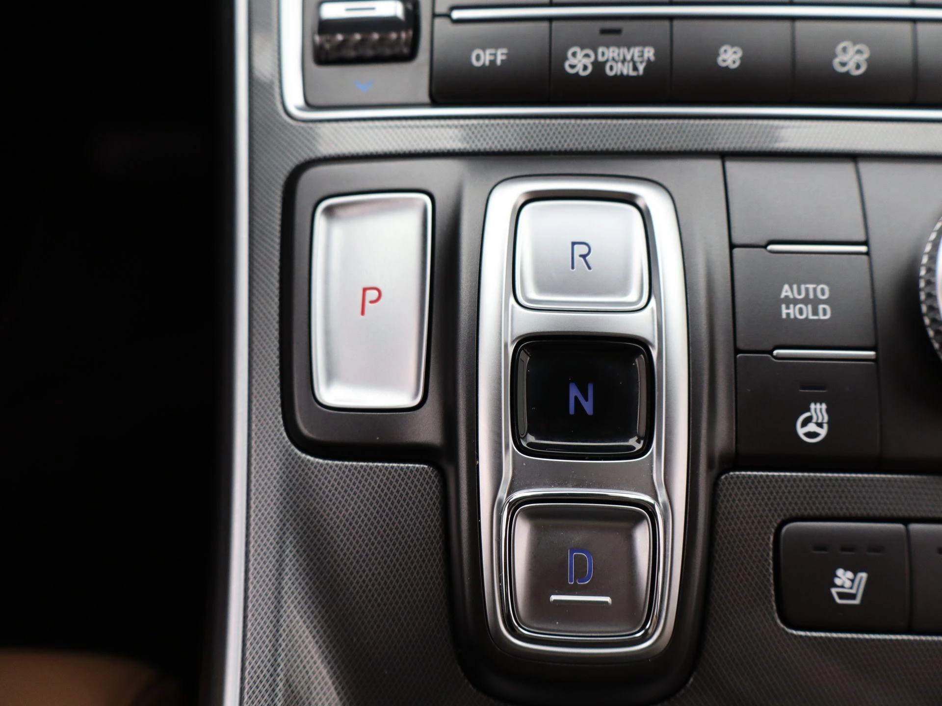 Hyundai-Santa Fe-image-21