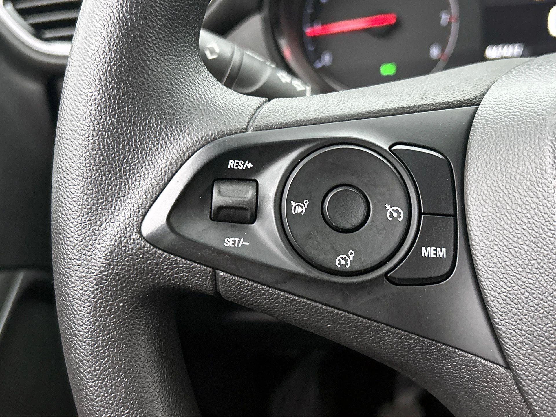 Opel-Crossland X-image-5
