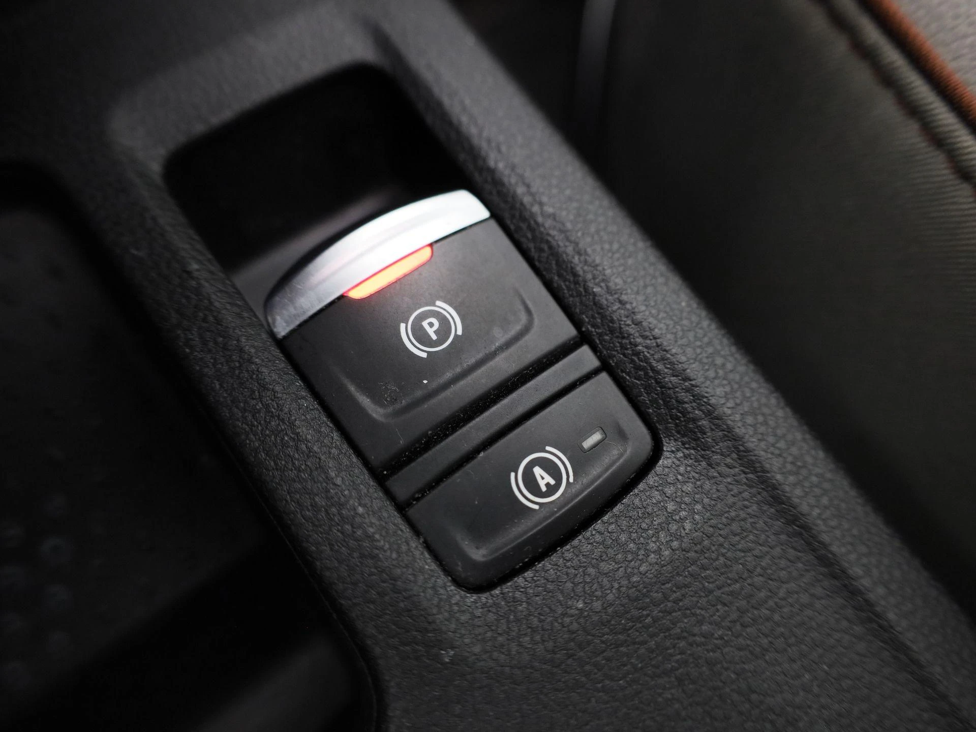 Renault Captur 1.6 E-Tech Plug-in Hybrid Initiale Paris 160PK