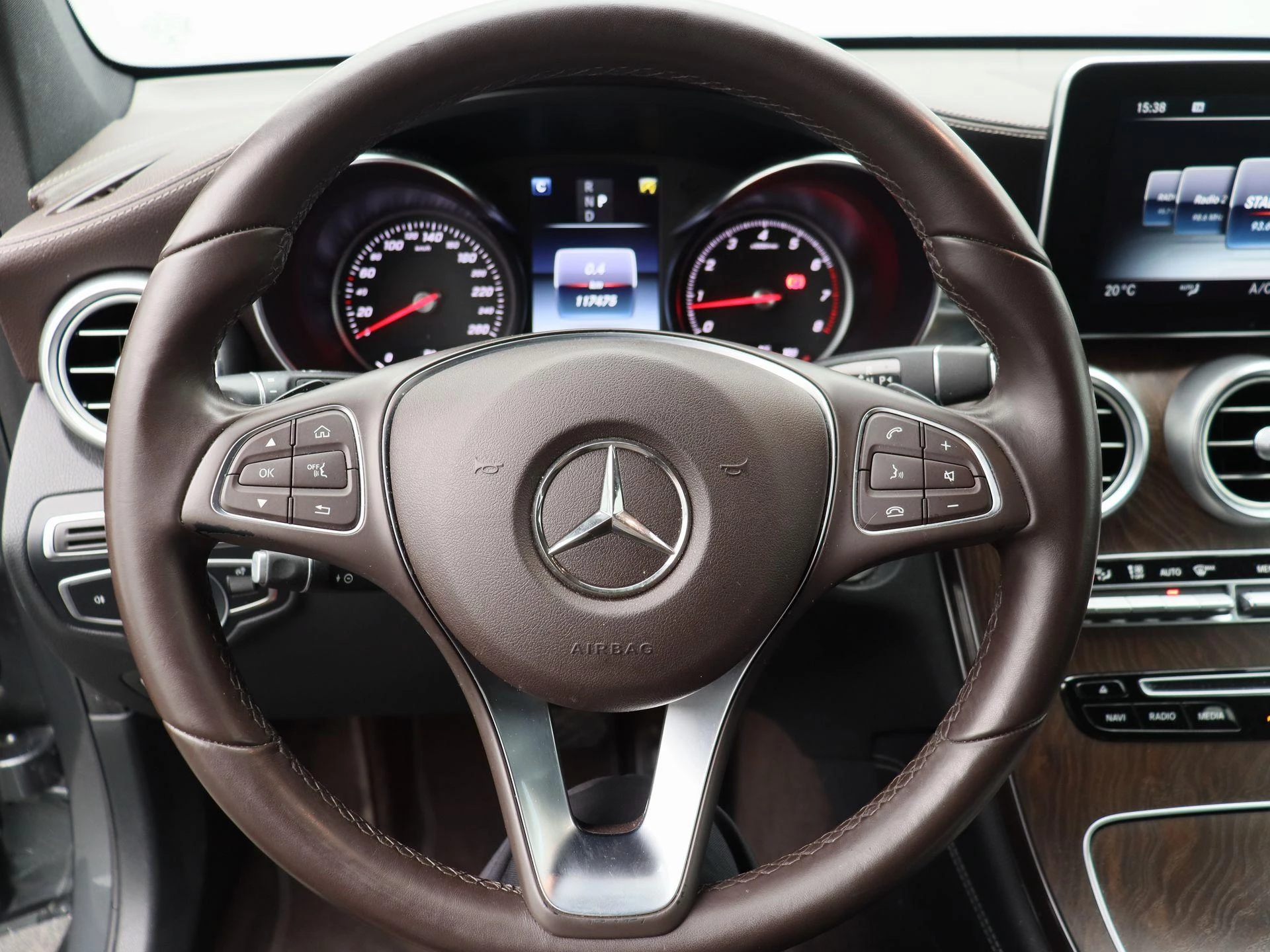 Mercedes-Benz GLC 250 4MATIC + LED + LEDER + CAMERA + TREKHAAK +