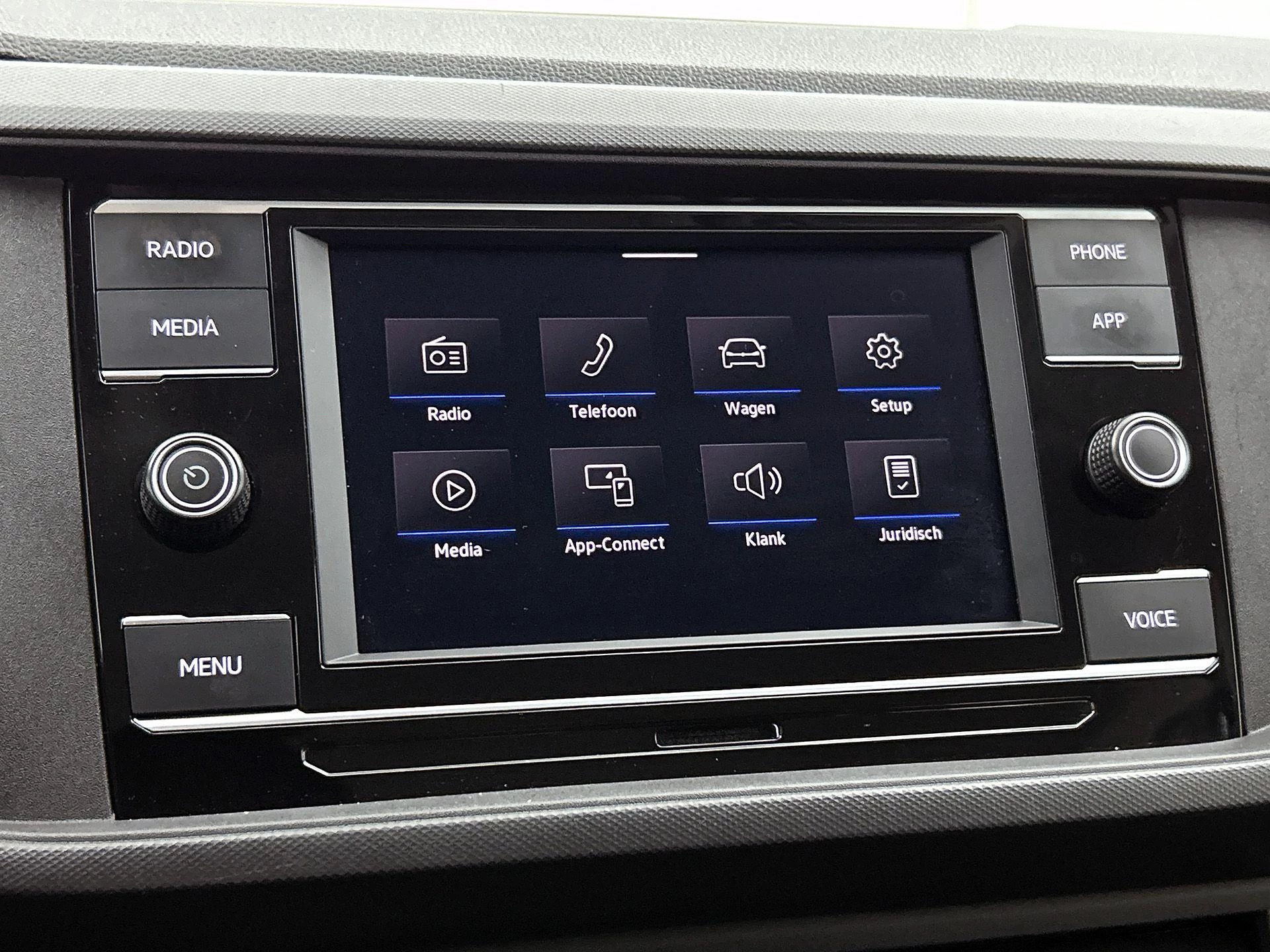 Volkswagen-T-Cross-image-24