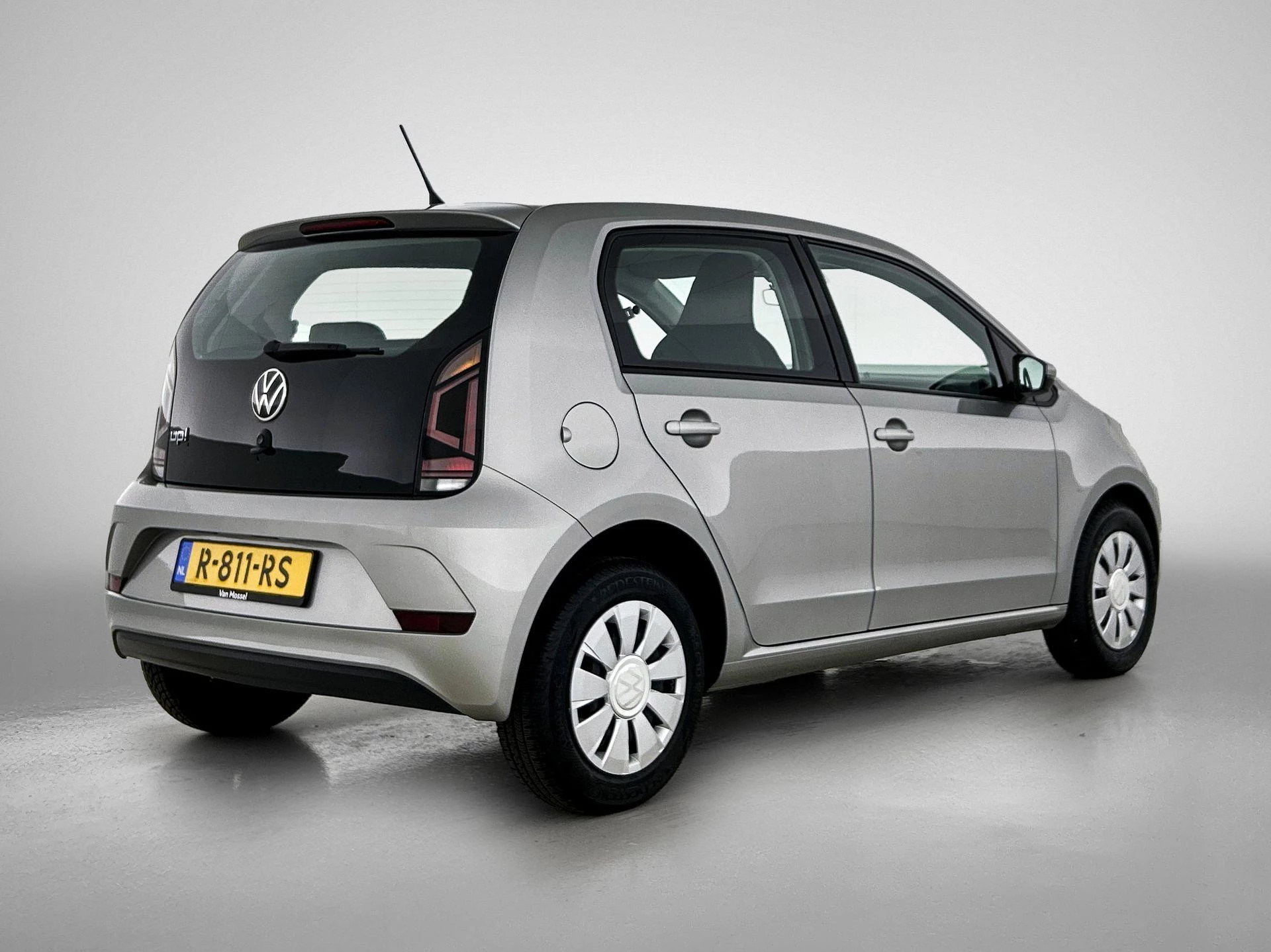 Volkswagen-up!-image-3