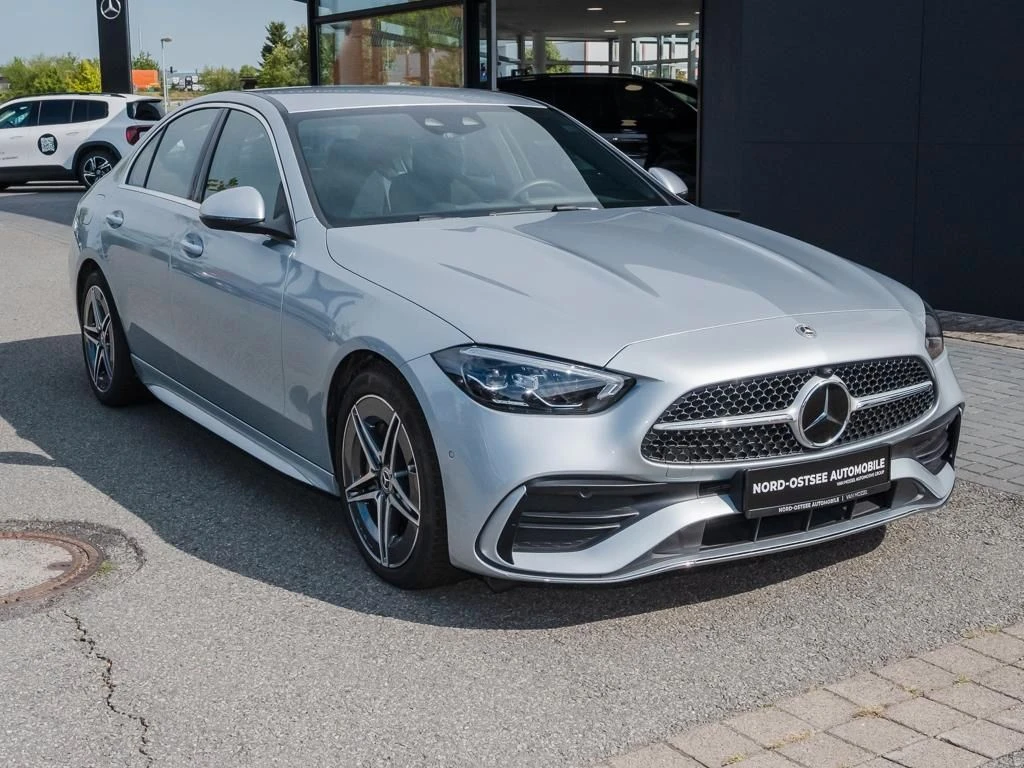 Mercedes-Benz-C-Klasse 300-image-4