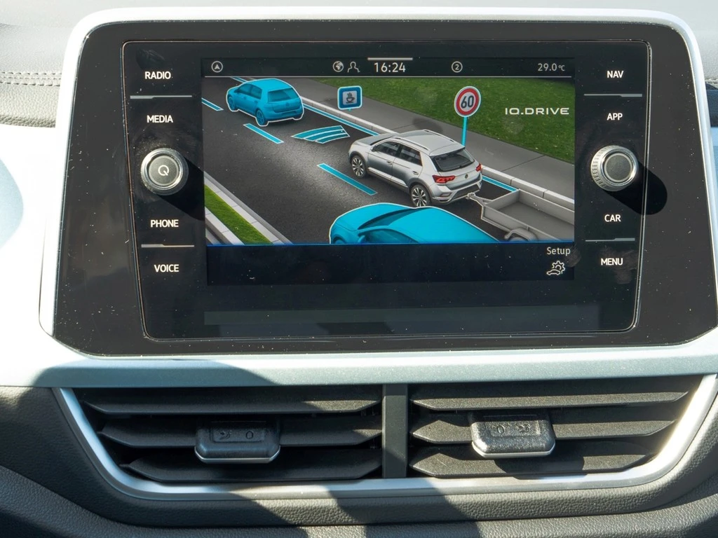Volkswagen-T-Roc-image-11