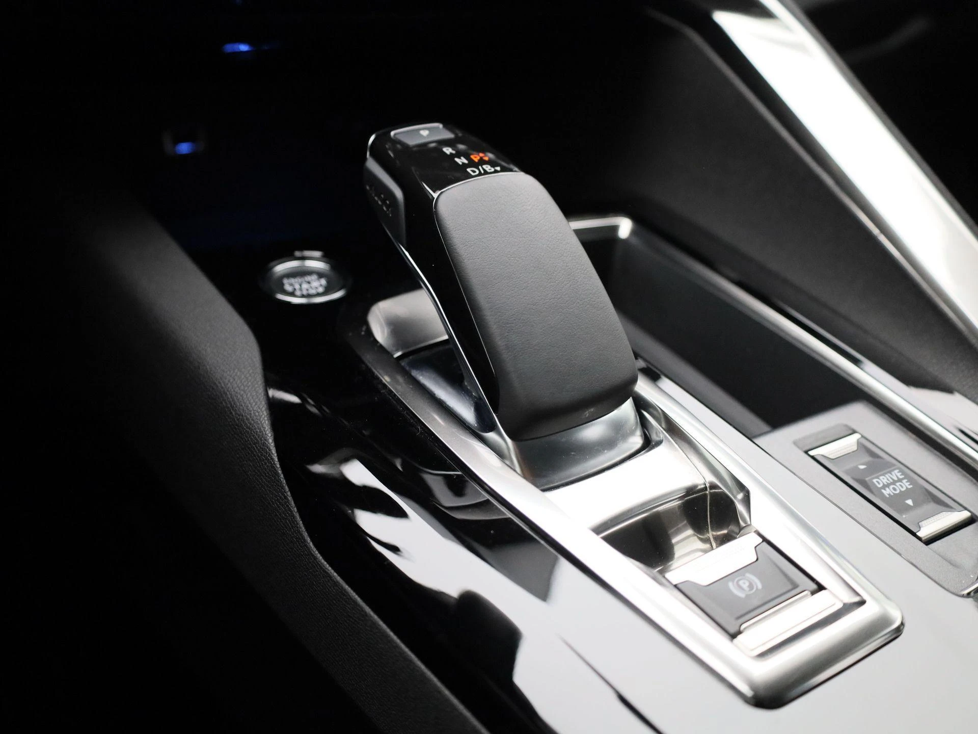 Peugeot 3008 1.6 HYbrid 225 Allure