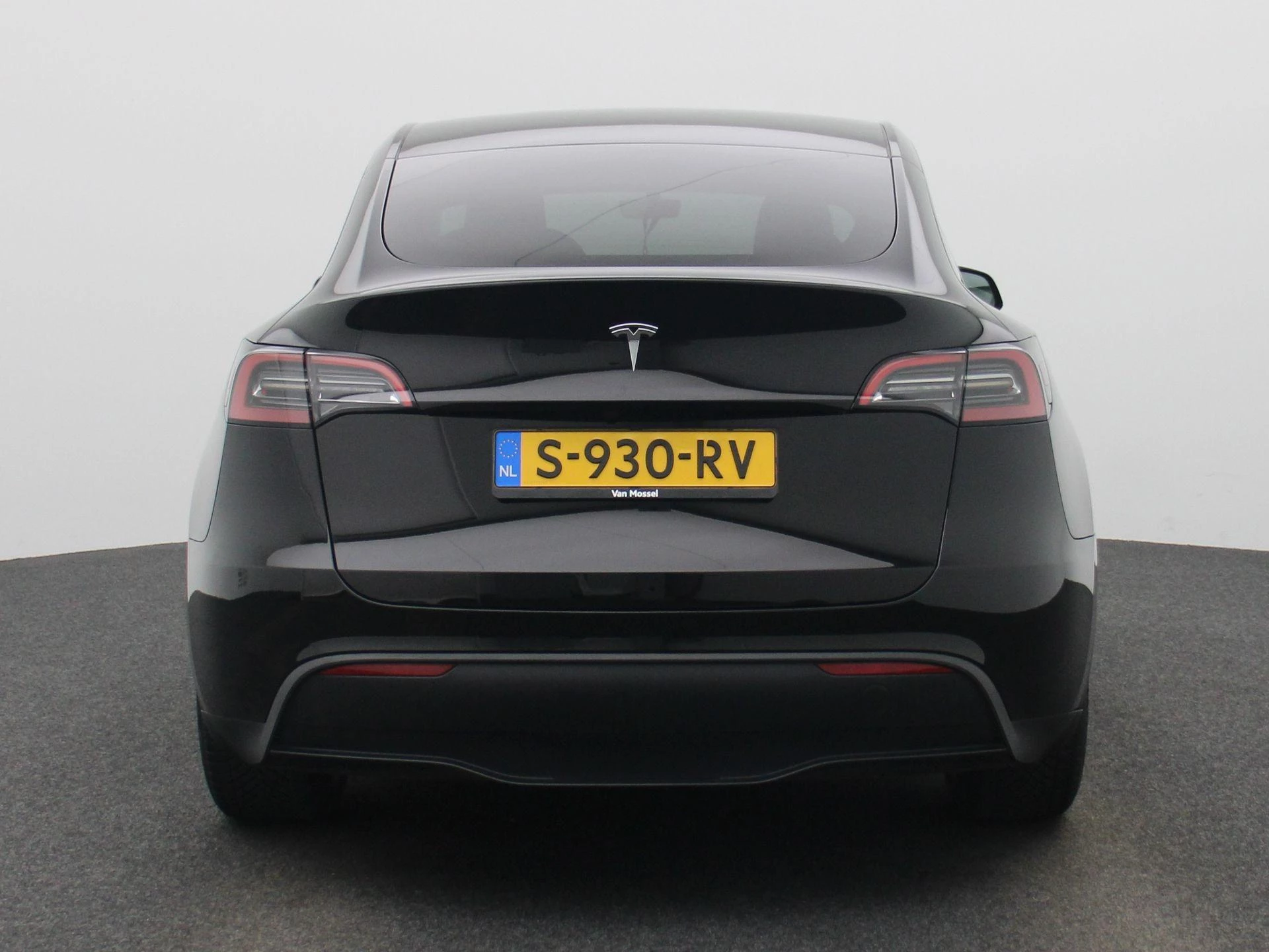 Tesla-Model Y-image-4