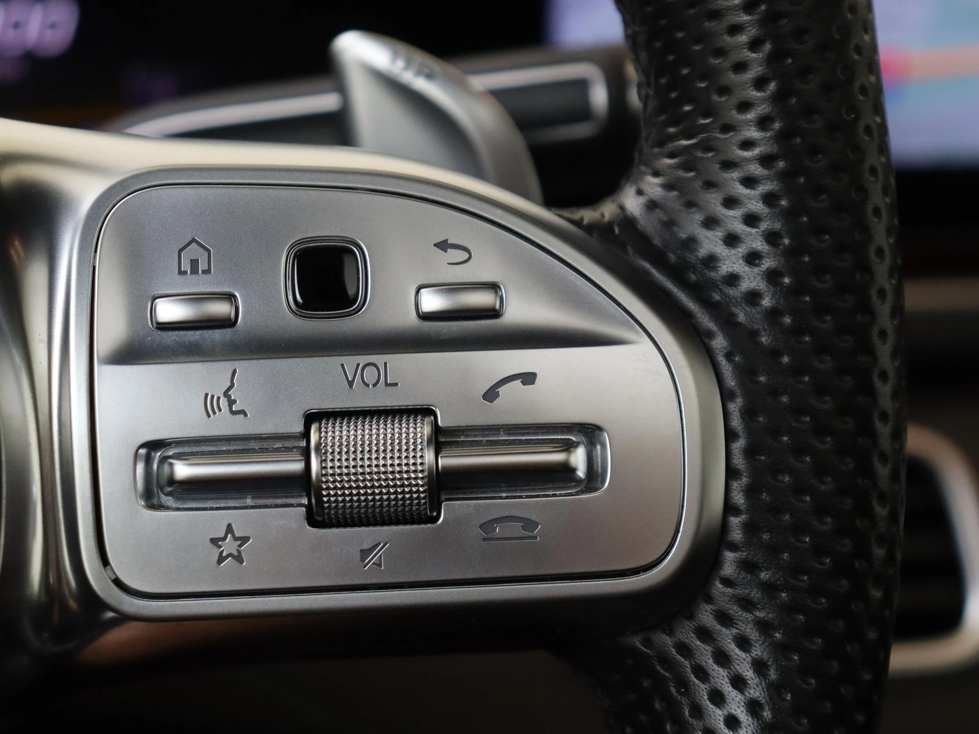 Mercedes-Benz-GLE-image-17
