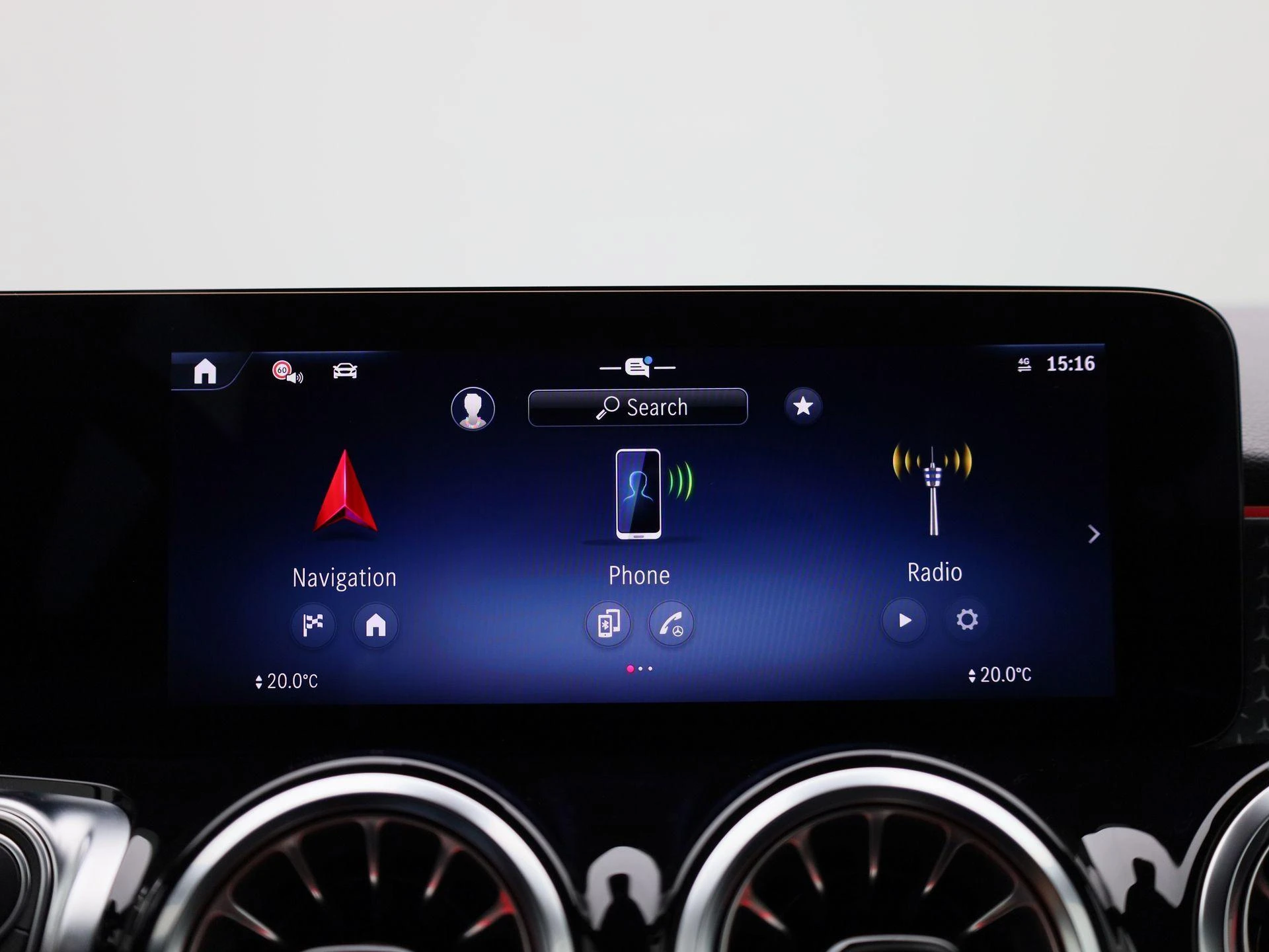 Mercedes-Benz-GLB-image-19