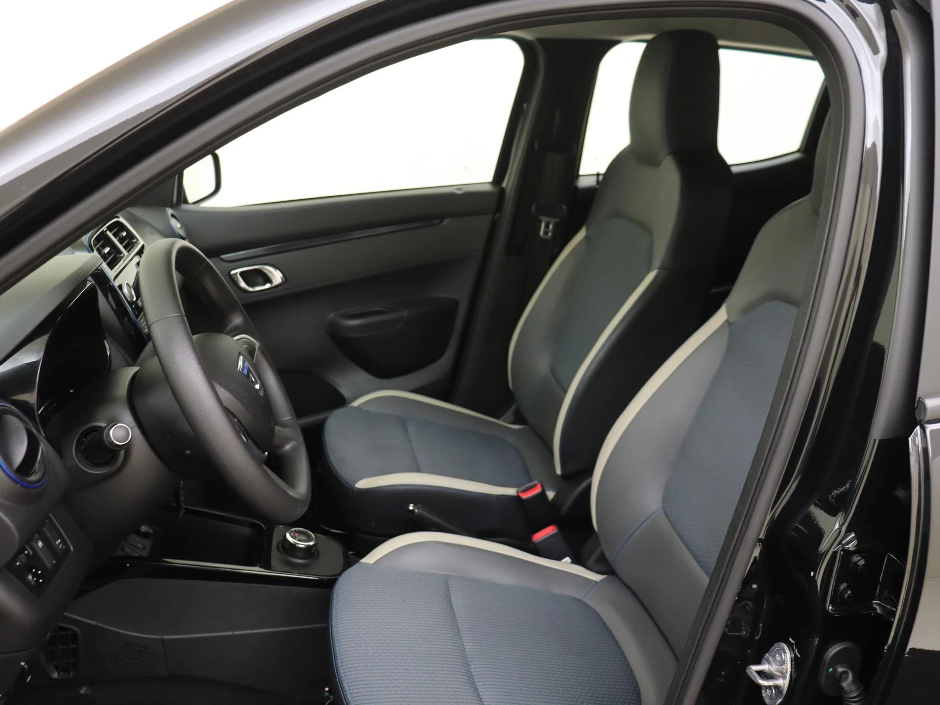 Dacia-Spring-image-14