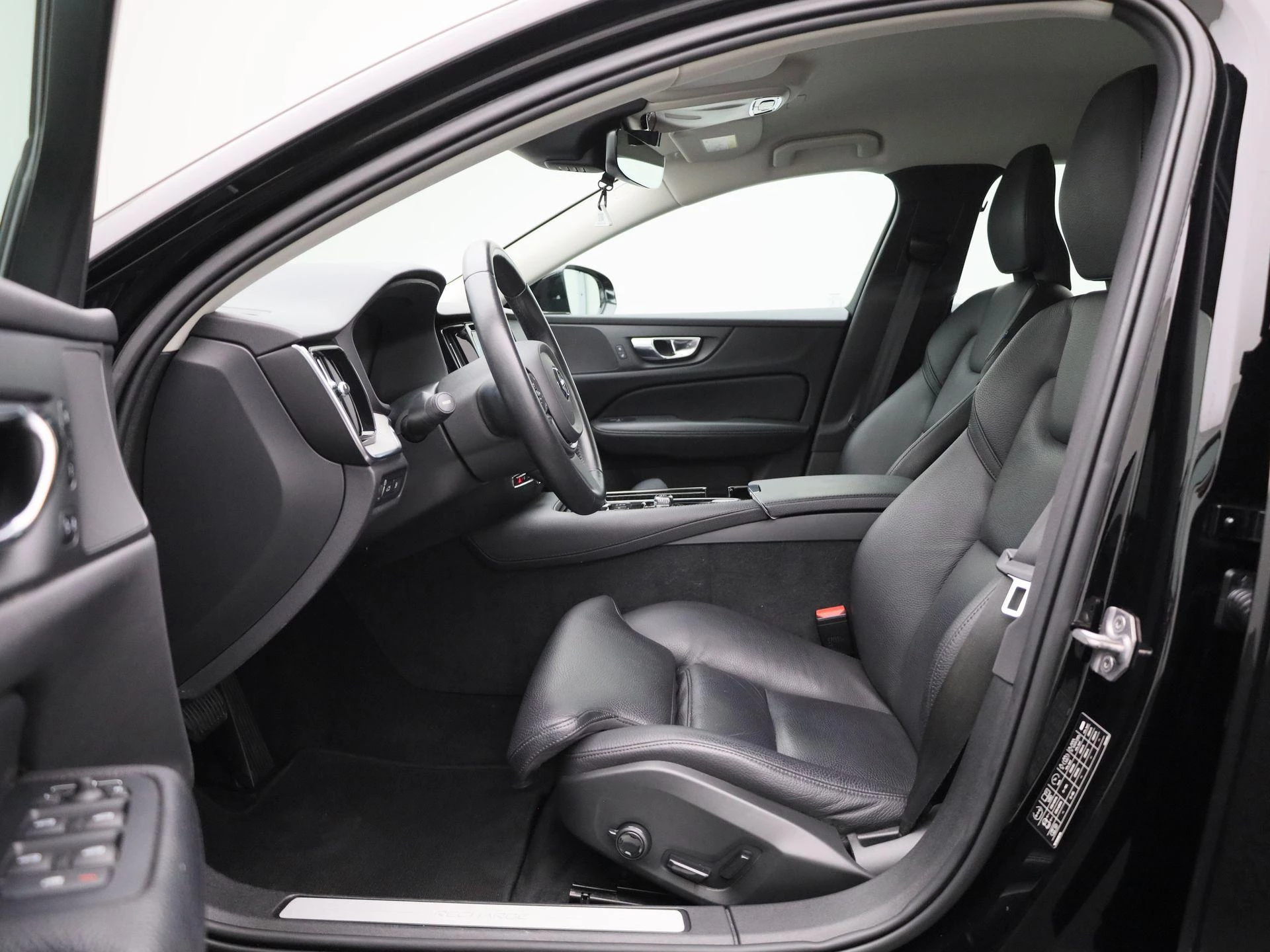 Volvo V60 2.0 T6 Recharge AWD Inscription
