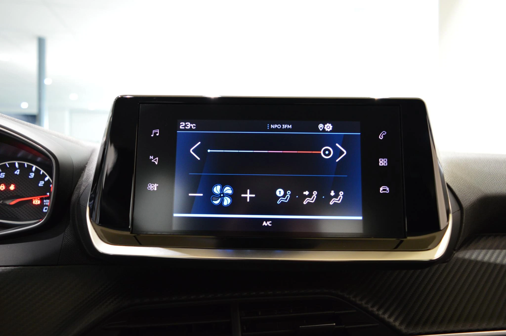 Peugeot-208-image-14
