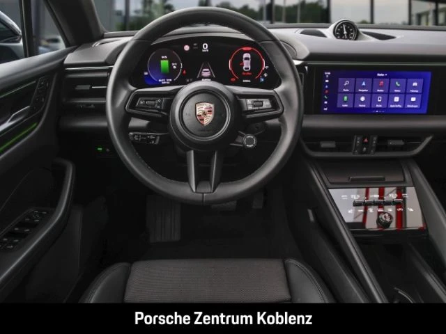 Porsche Macan 4 -
