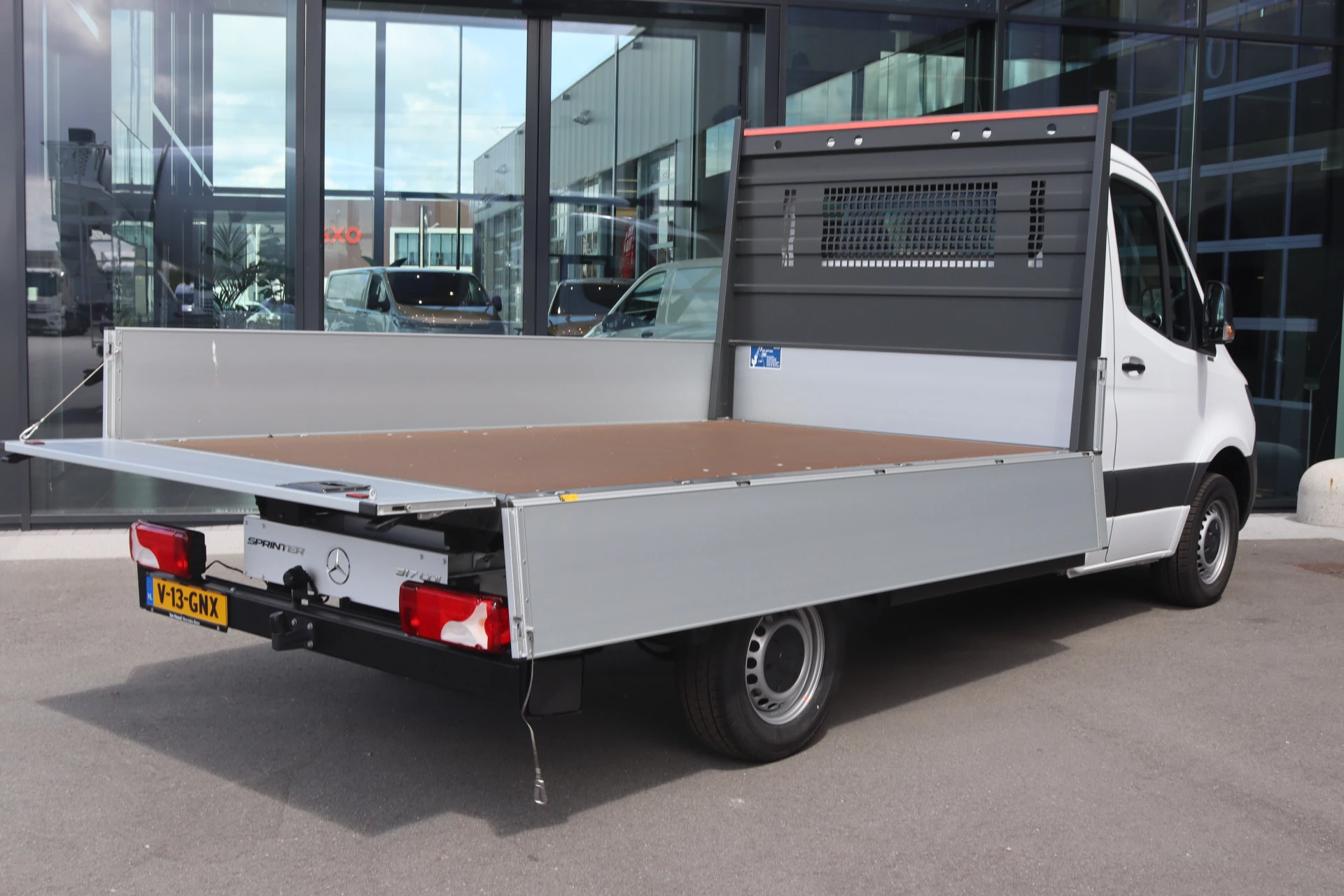 Mercedes-Benz-Sprinter-image-11