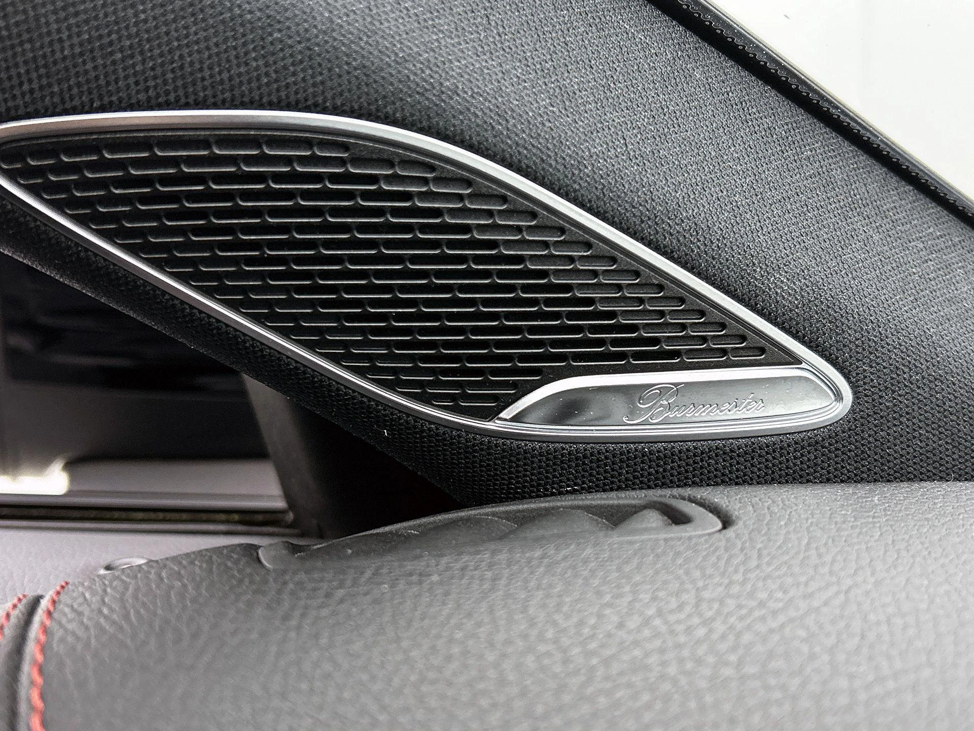 Mercedes-Benz-CLA-image-16