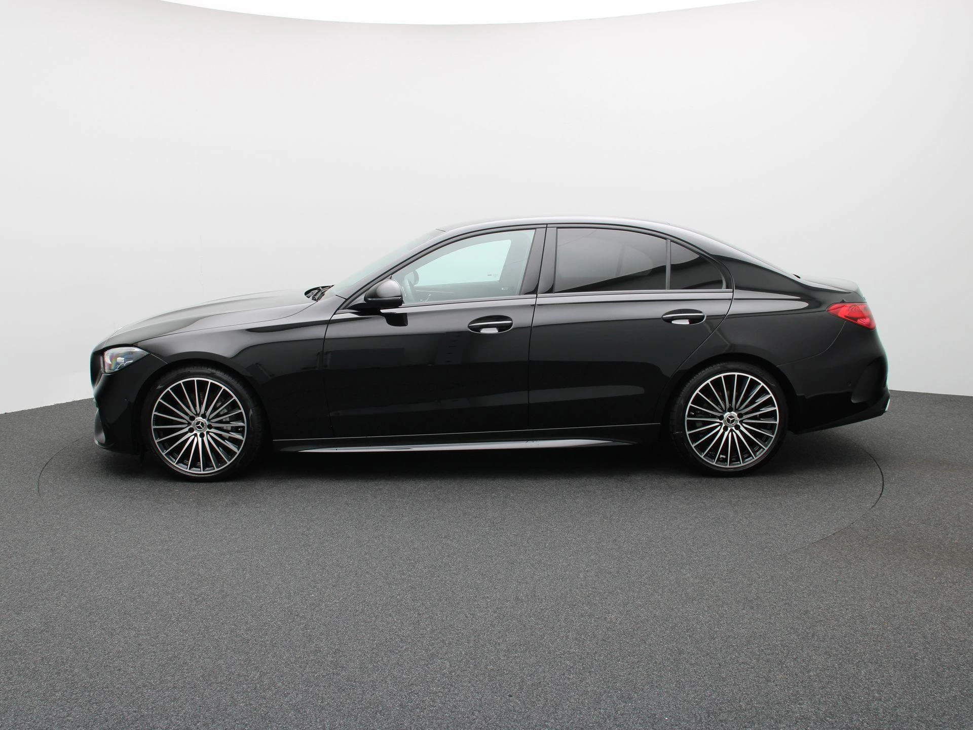 Mercedes-Benz-C-Klasse-image-3