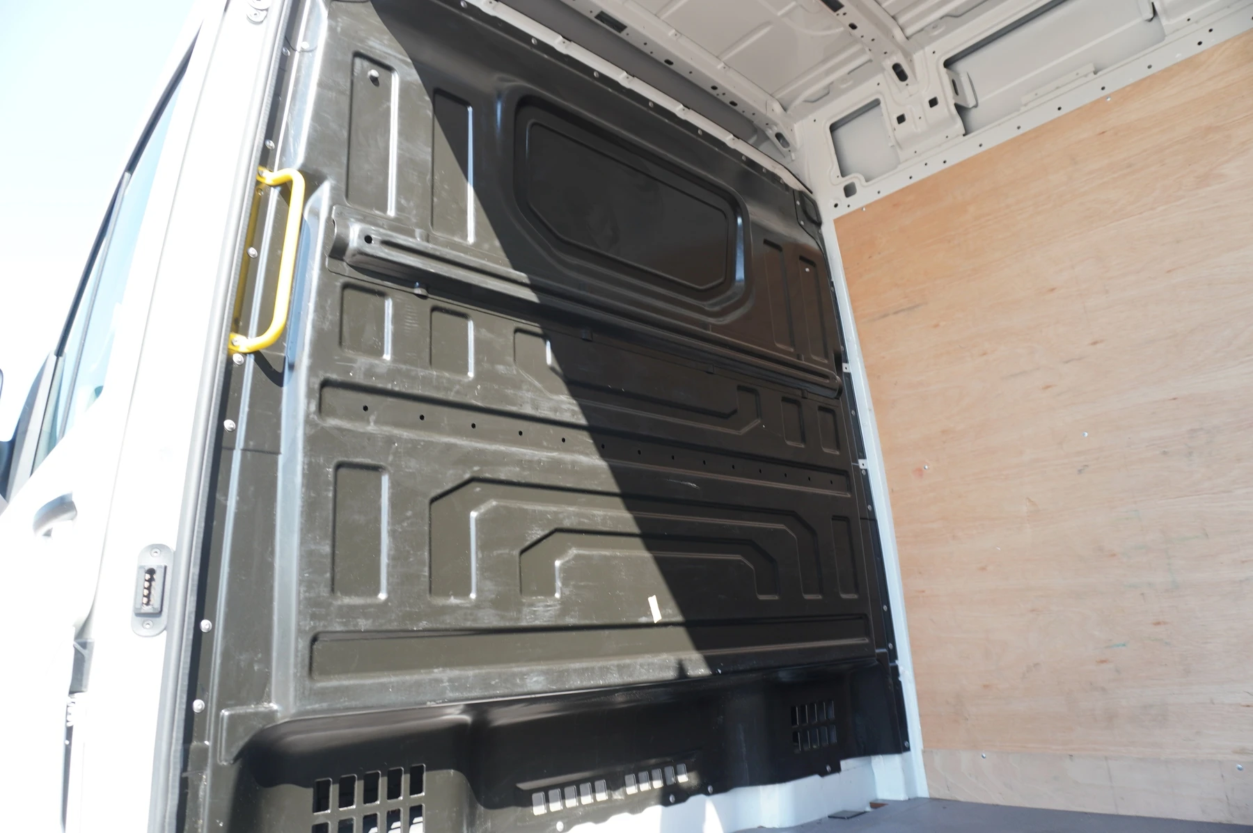 Volkswagen-Crafter-image-10