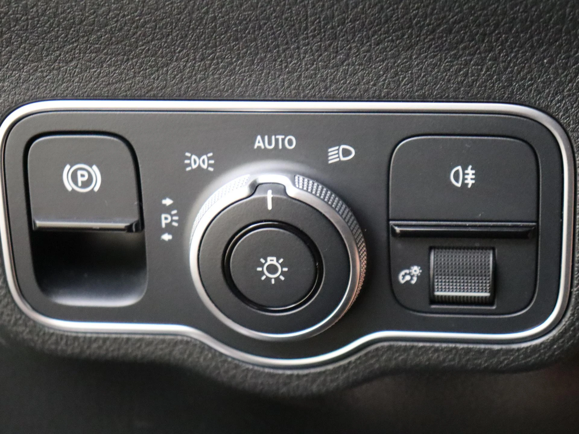 Mercedes-Benz-B-Klasse-image-24