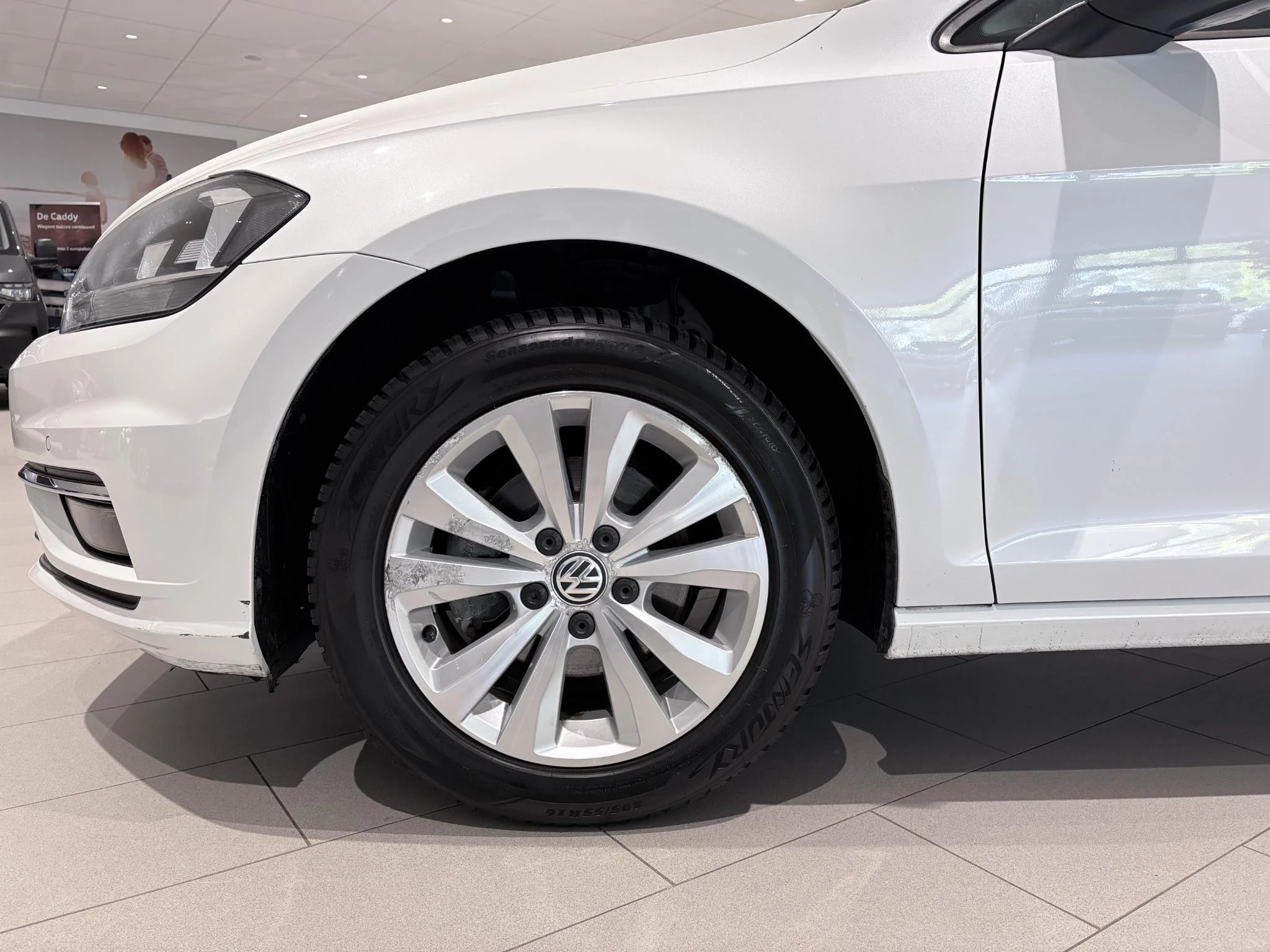 Volkswagen-Golf-image-1