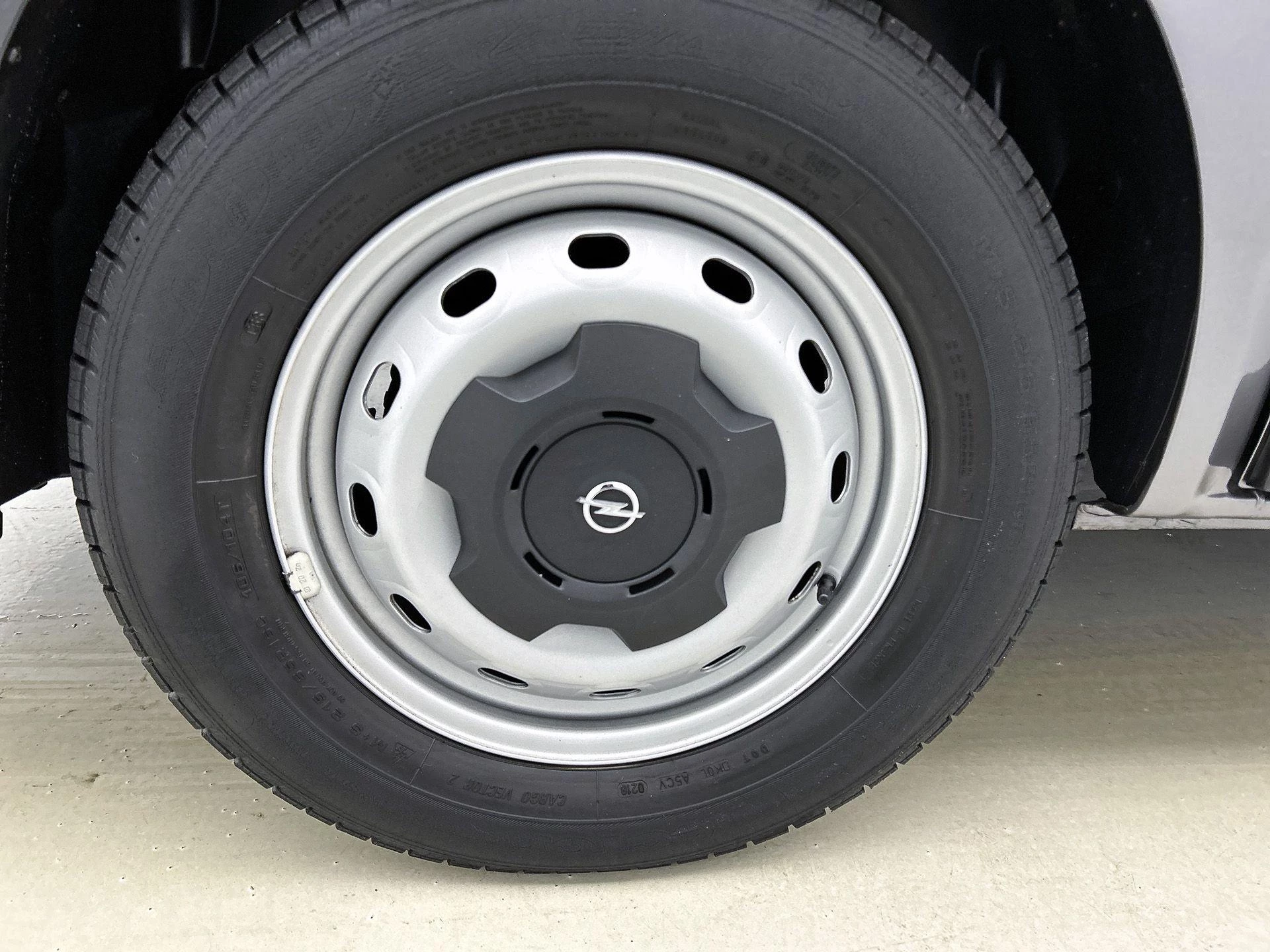 Opel-Vivaro-image-25