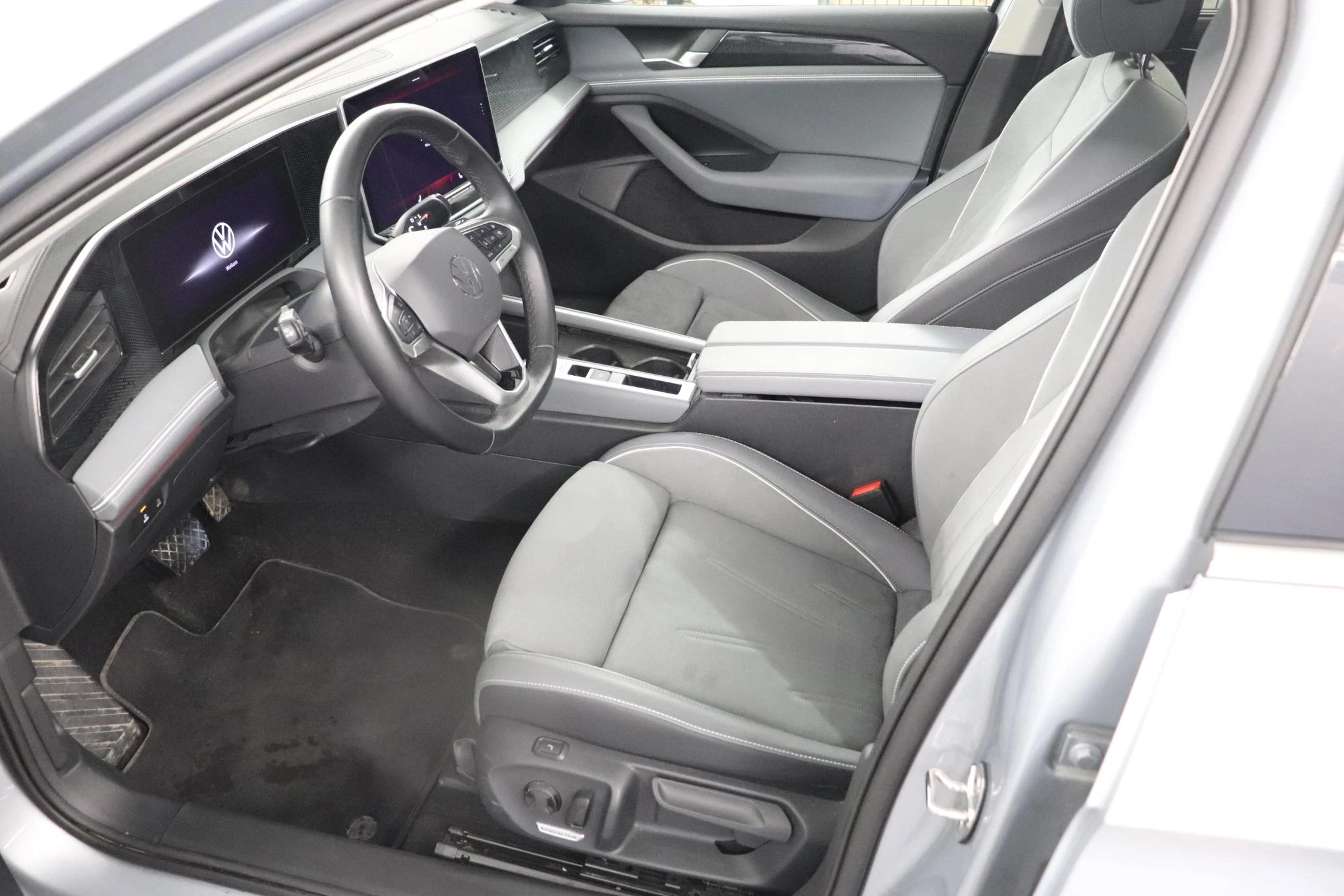 Volkswagen-Passat-image-12