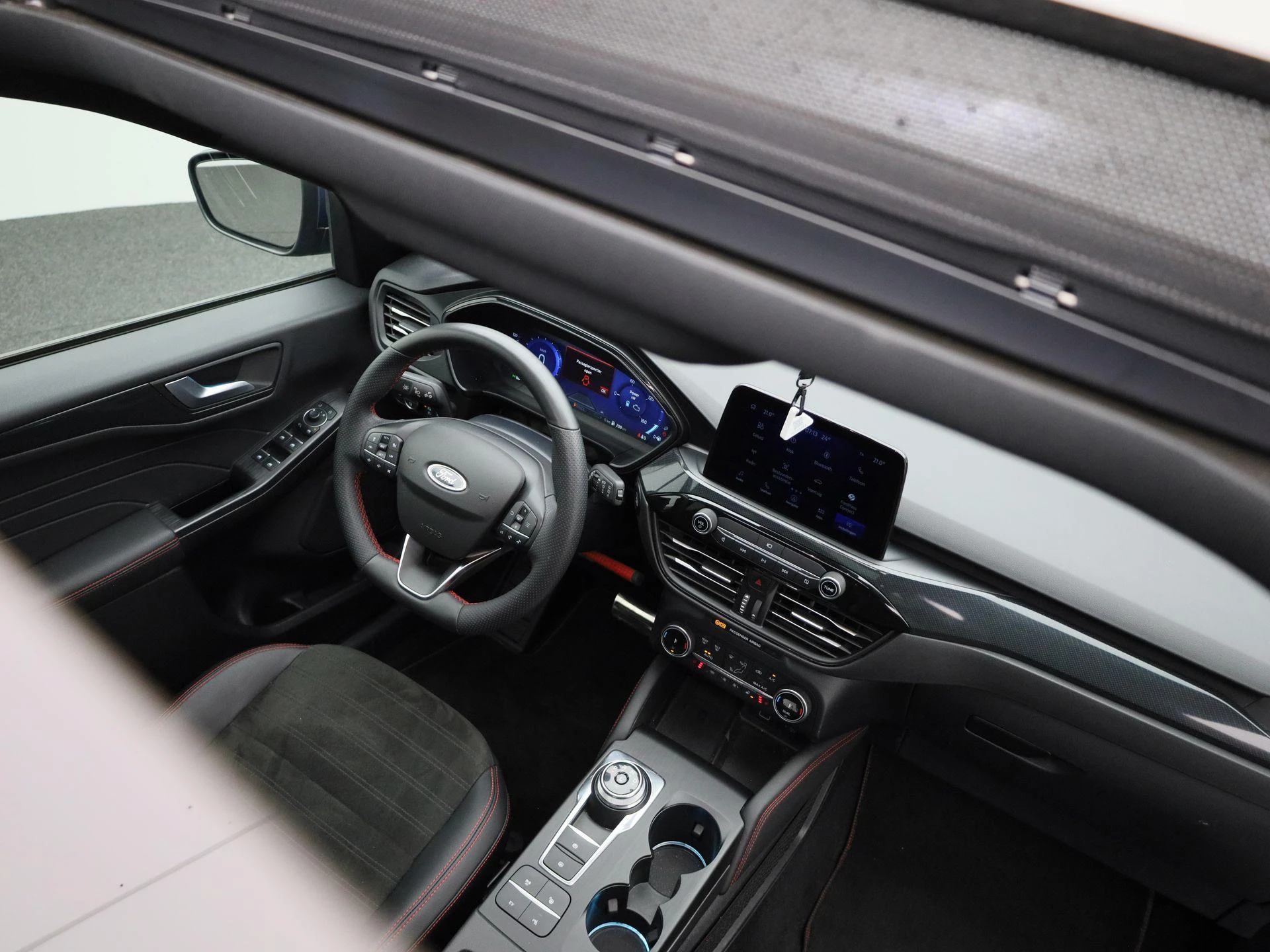 Ford Kuga - 38