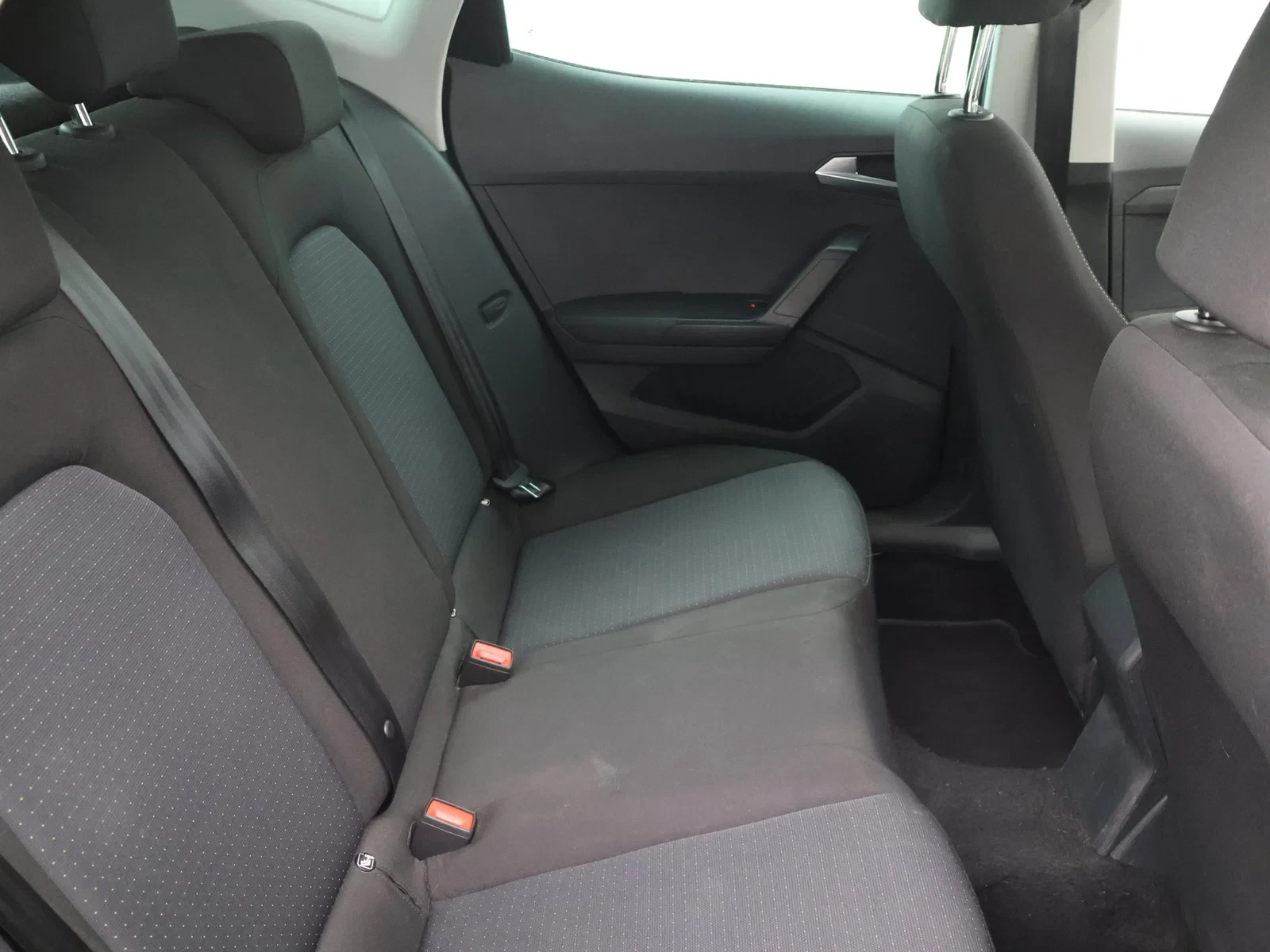 SEAT-Arona-image-8