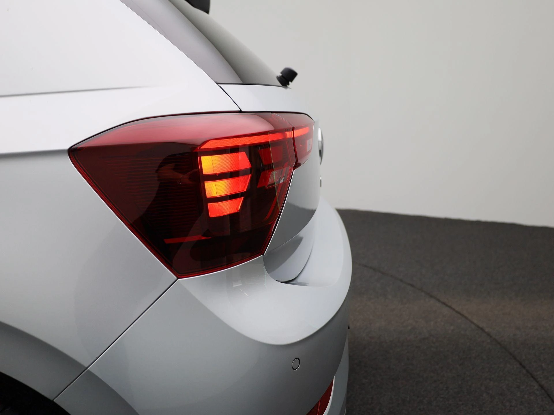 Volkswagen-Polo-image-41
