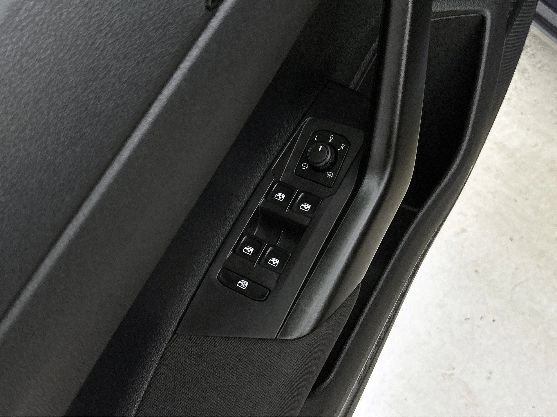 Volkswagen-Polo-image-24