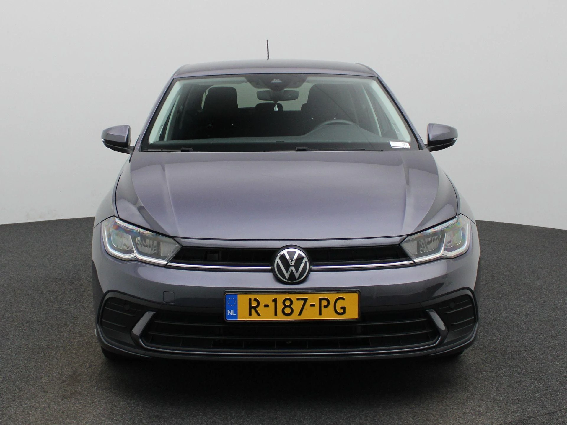 Volkswagen-Polo-image-2