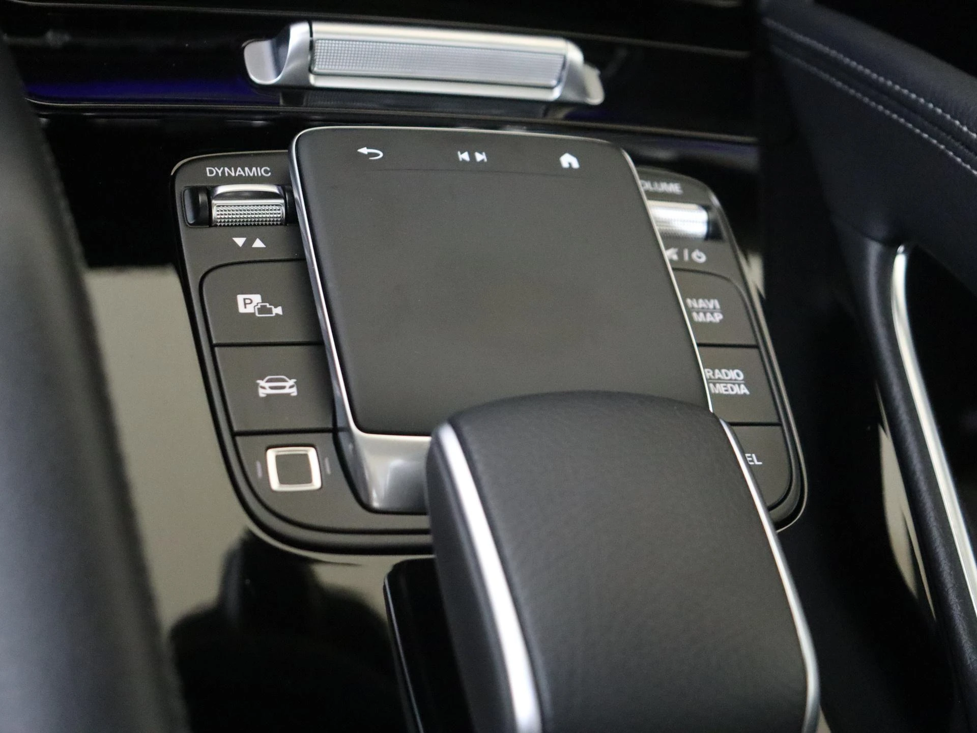 Mercedes-Benz-GLE-image-20