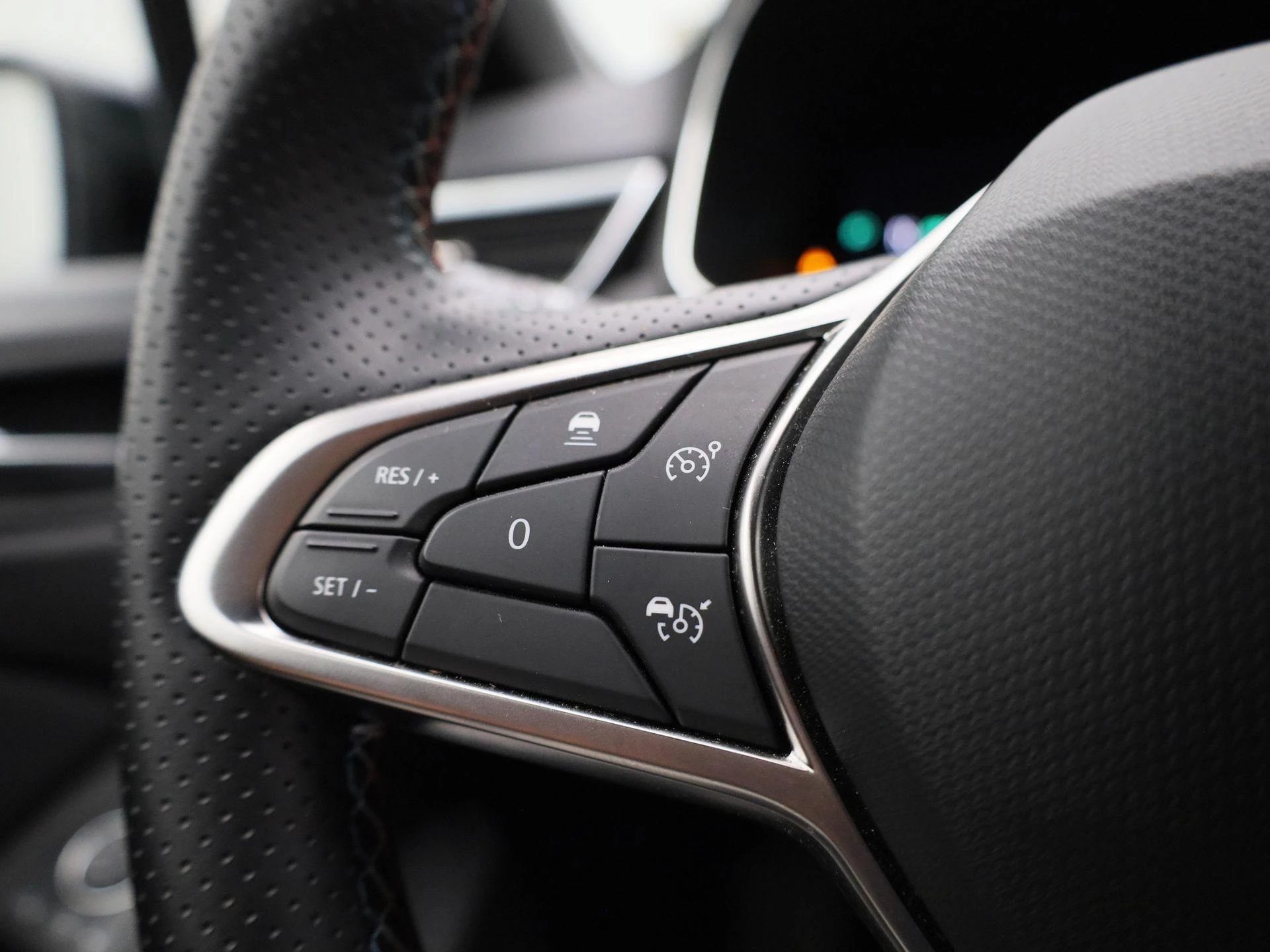 Renault-Clio-image-16