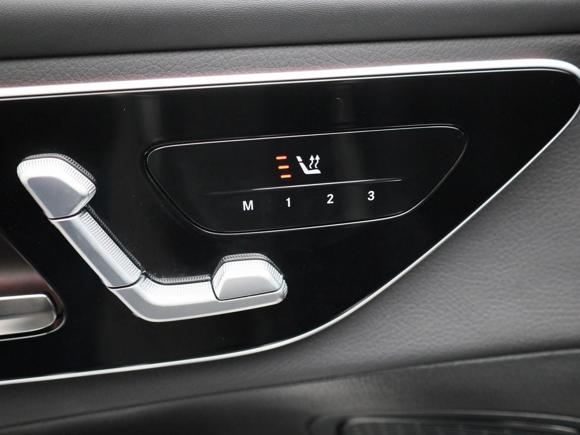 Mercedes-Benz-GLC-image-34