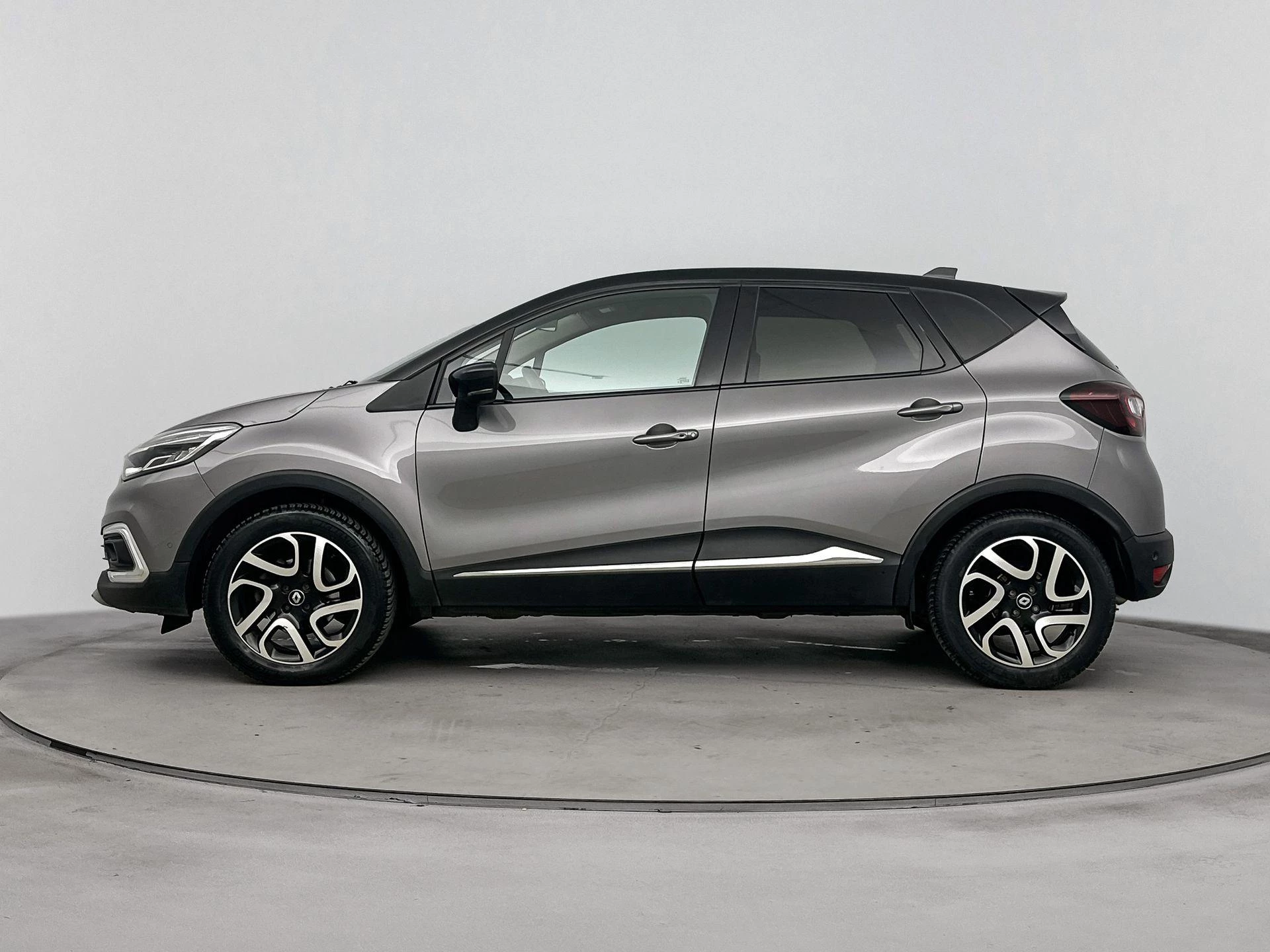 Renault-Captur-image-1