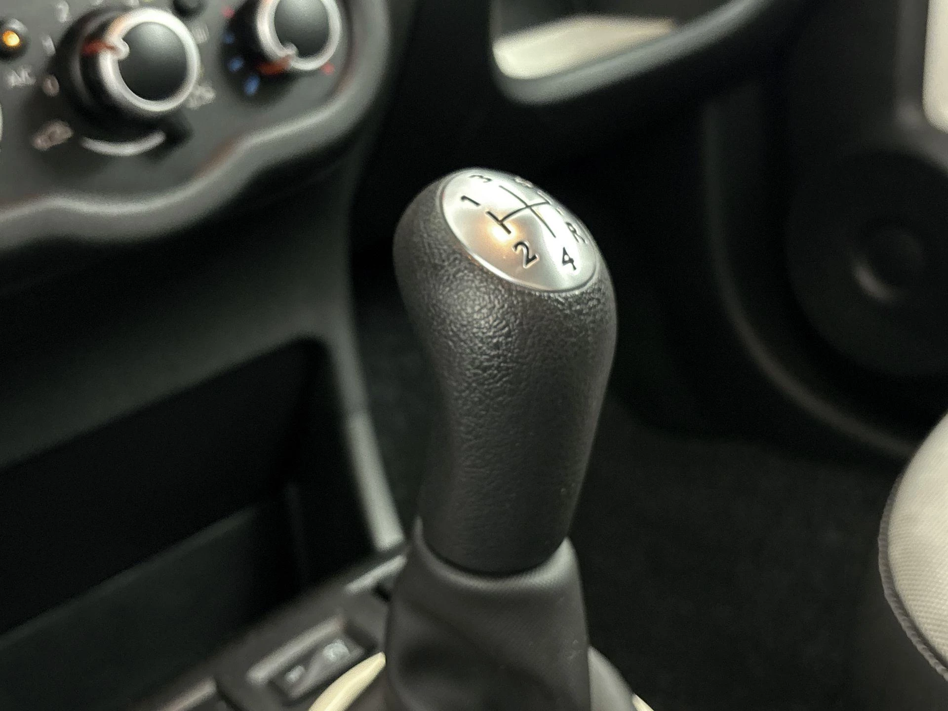 Renault-Twingo-image-16