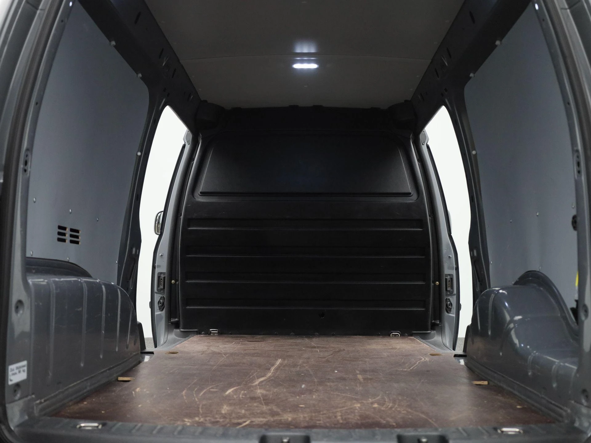 Volkswagen-Caddy-image-17