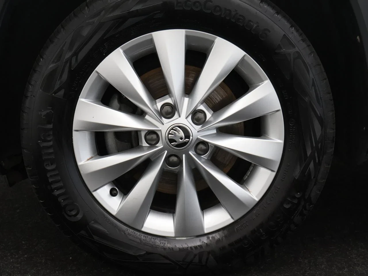 Škoda Karoq Karoq Clever 1.0 TSI 110PK *NAVI*BLTH*CRUISE*APP CONNECT*VERDUISTERDE RAMEN*CAMERA*..