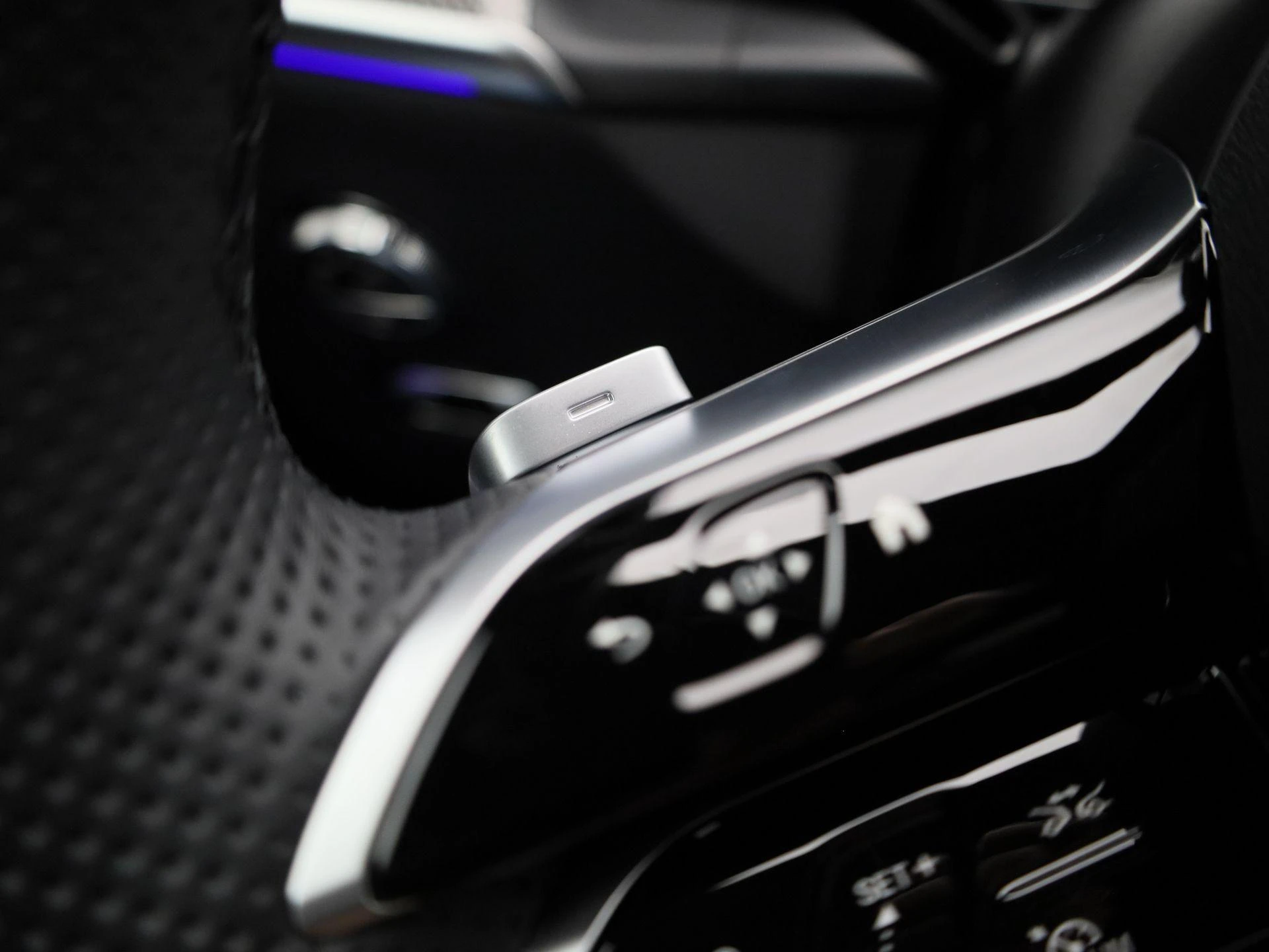 Mercedes-Benz-GLC-image-24