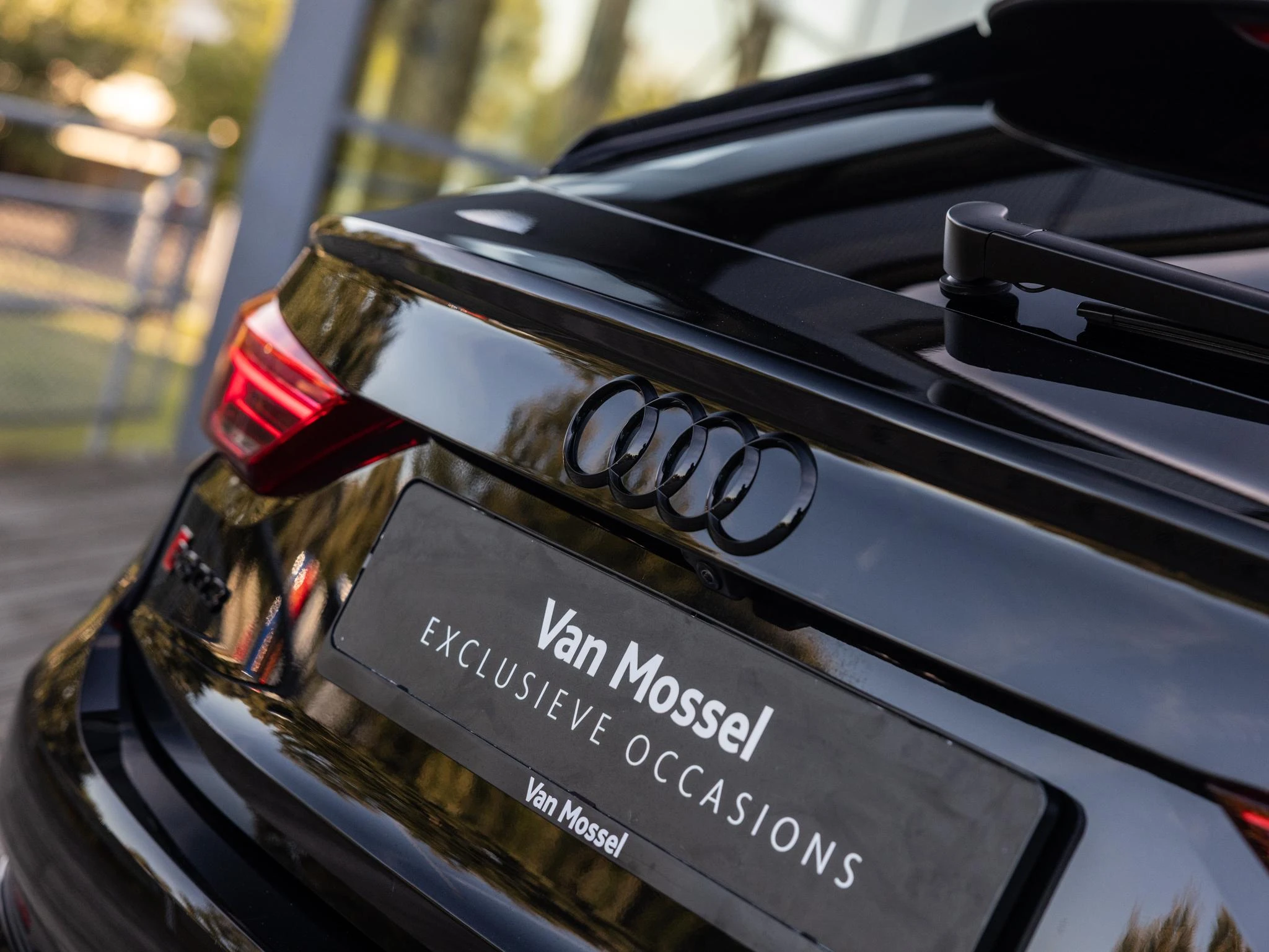 Audi-RSQ3-image-12