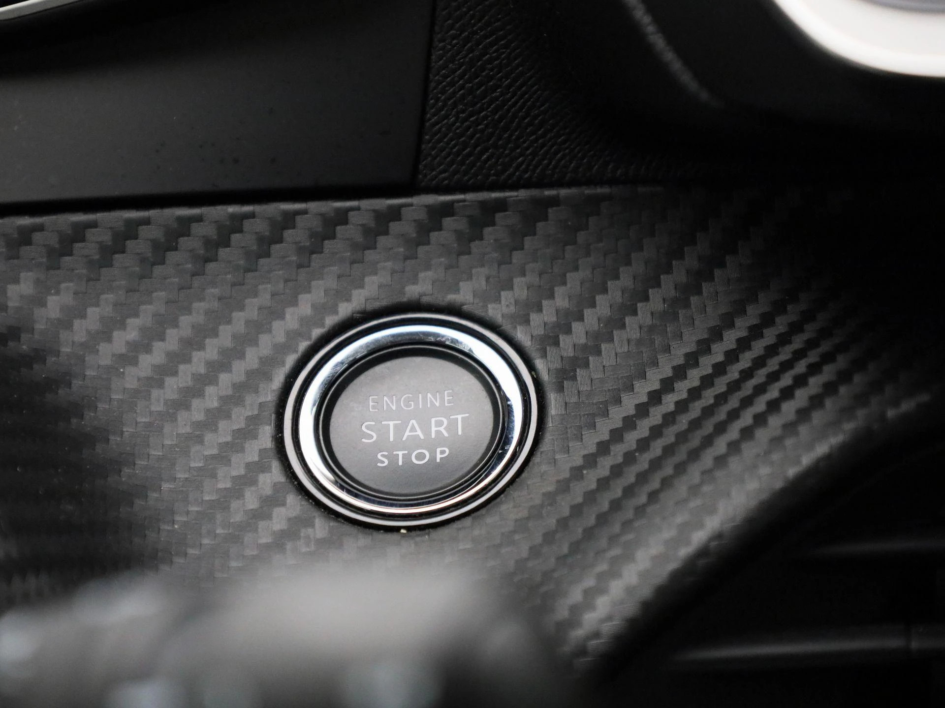 Peugeot-e-208-image-21